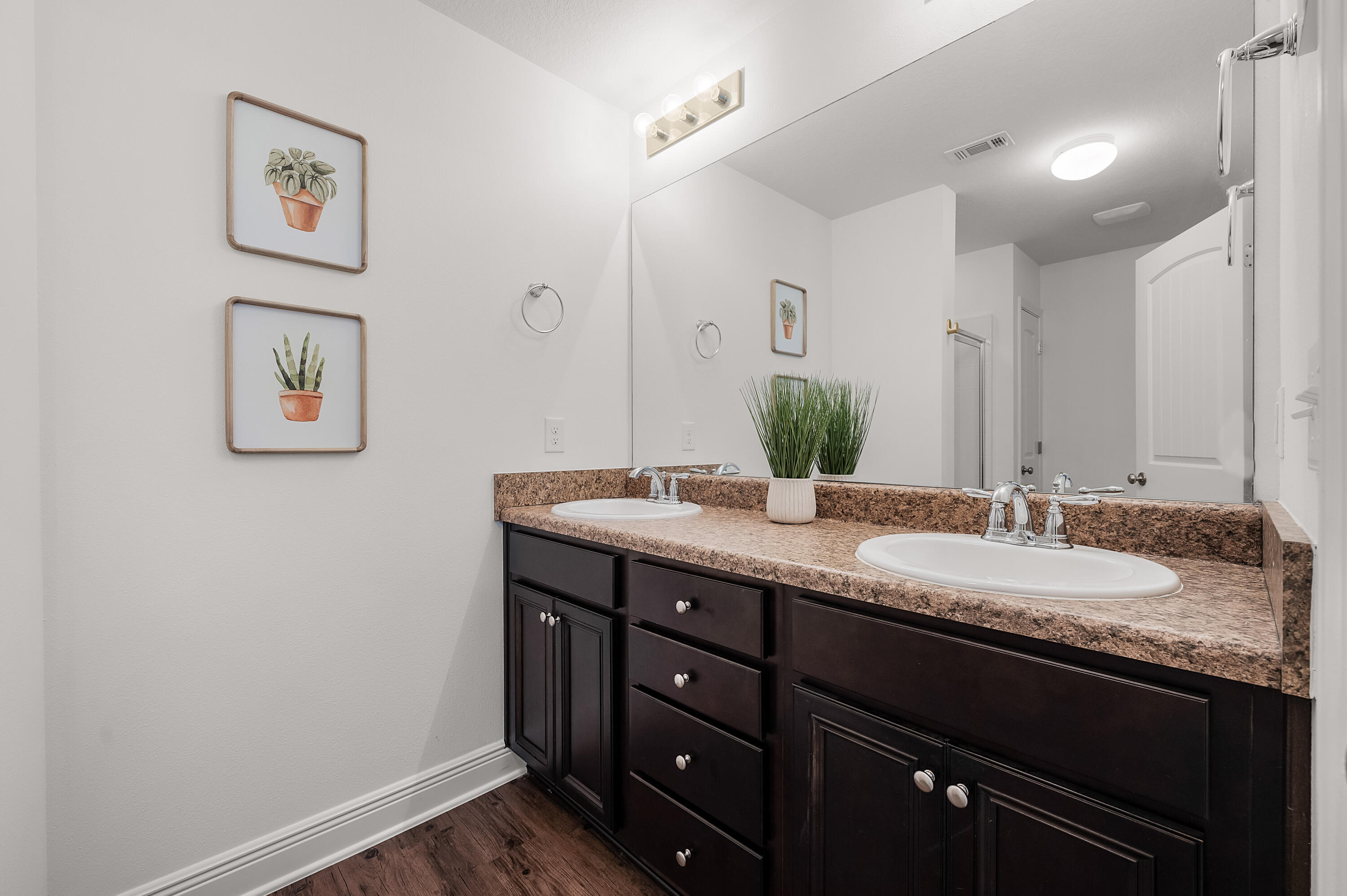 IRON HORSE T/H - Residential