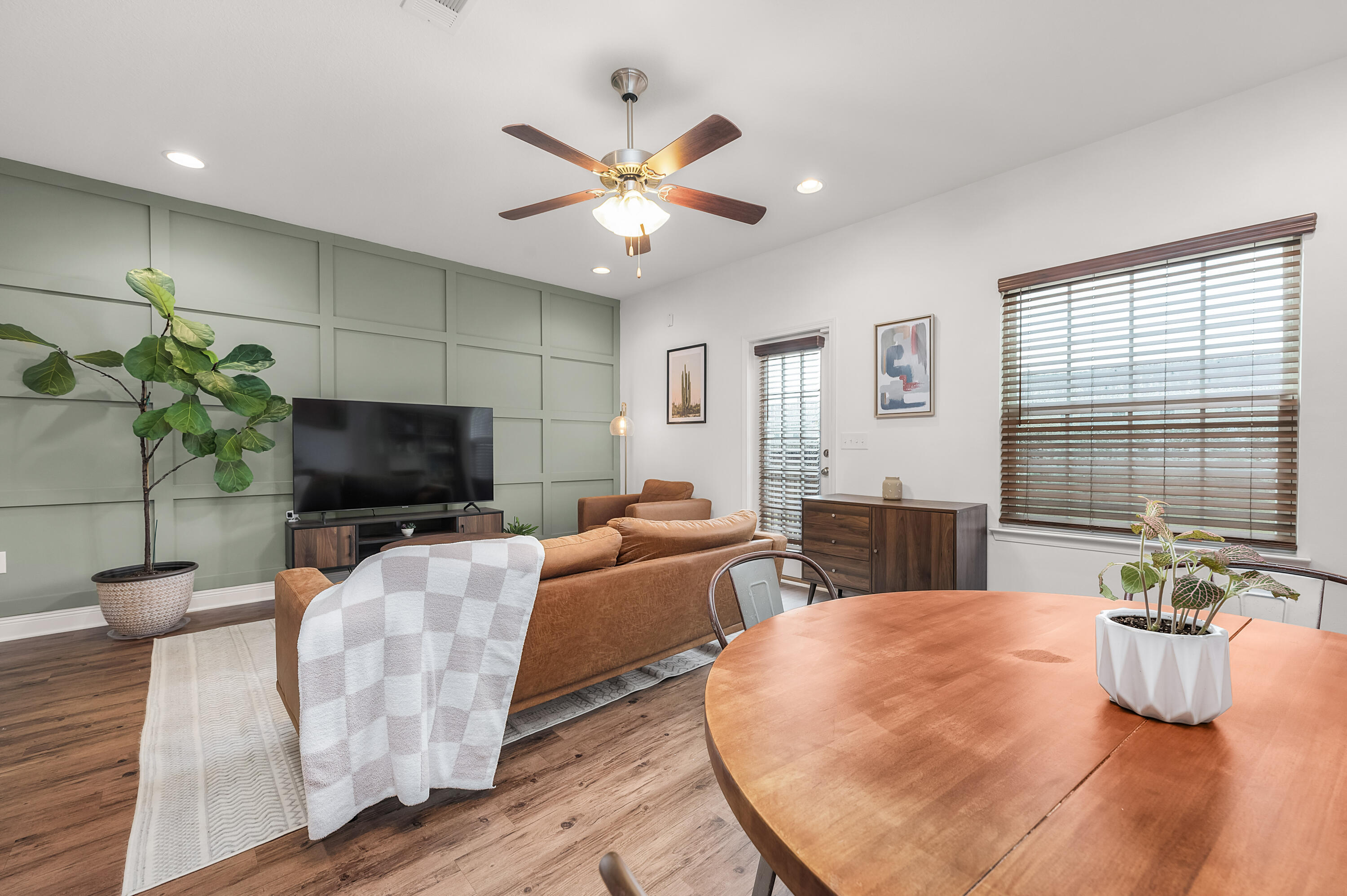 IRON HORSE T/H - Residential