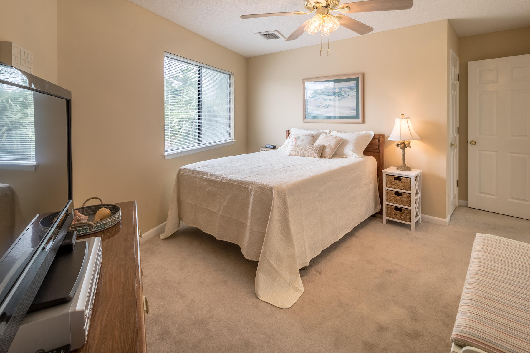 CRYSTAL VILLAGE CONDO PH I - Residential