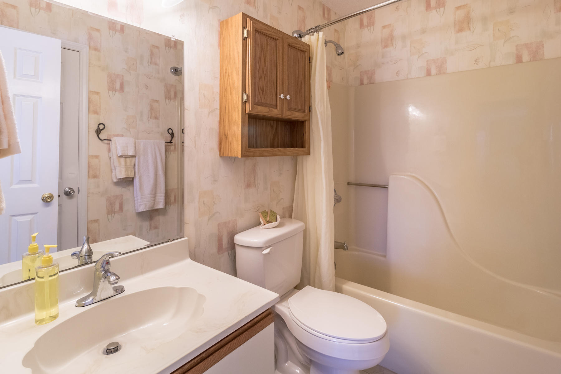 CRYSTAL VILLAGE CONDO PH I - Residential