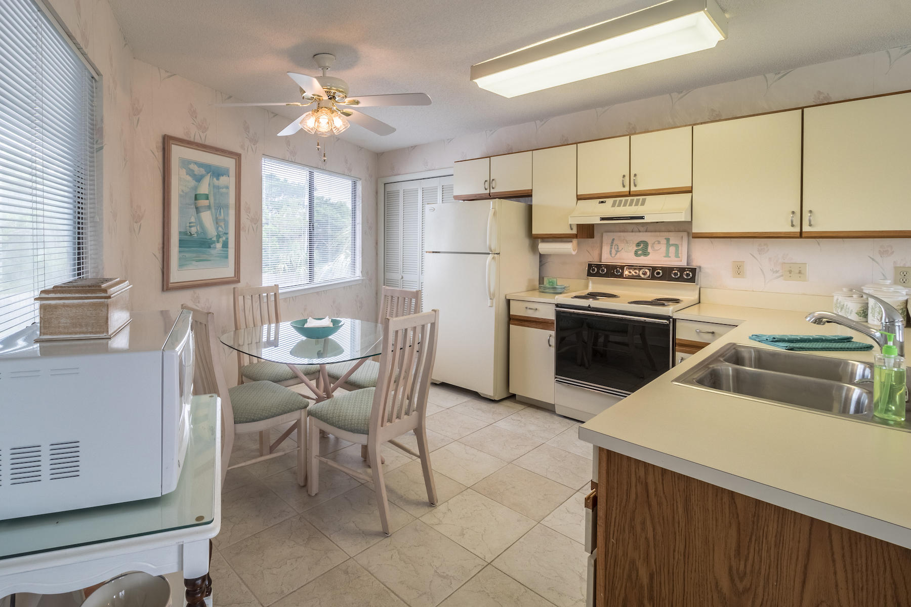 CRYSTAL VILLAGE CONDO PH I - Residential