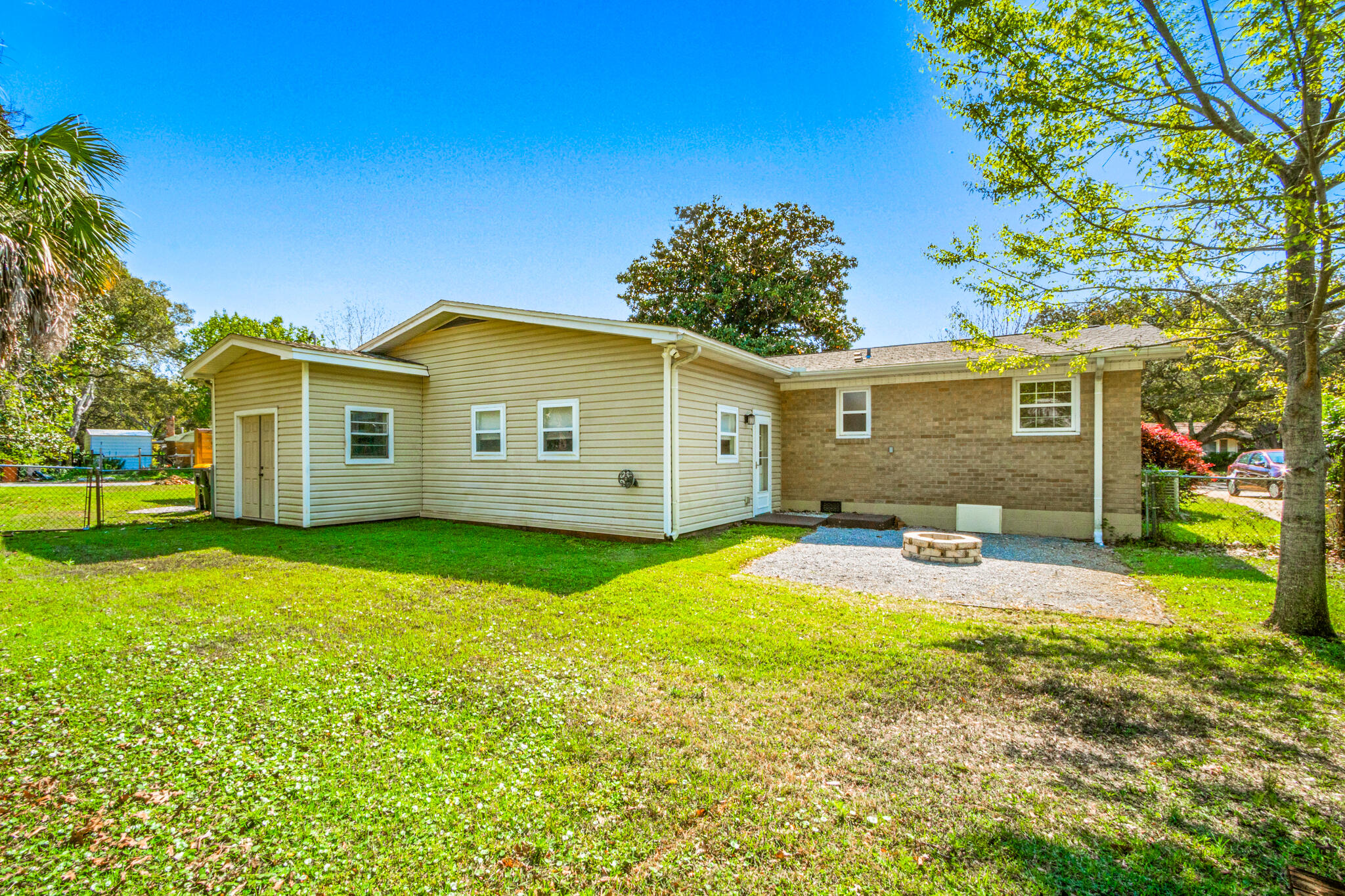 ELLIOTTS POINT 10TH ADDN - Residential