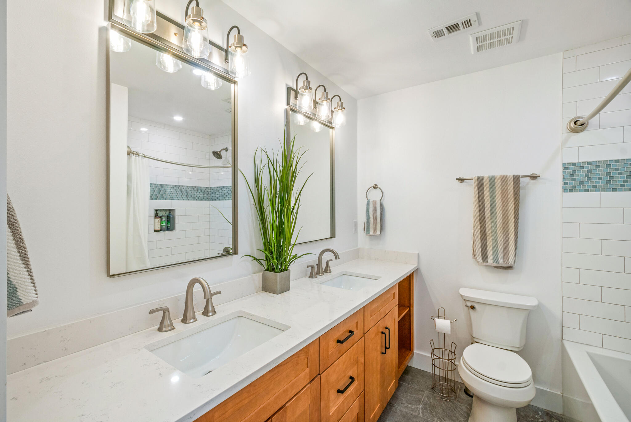 ELLIOTTS POINT 10TH ADDN - Residential