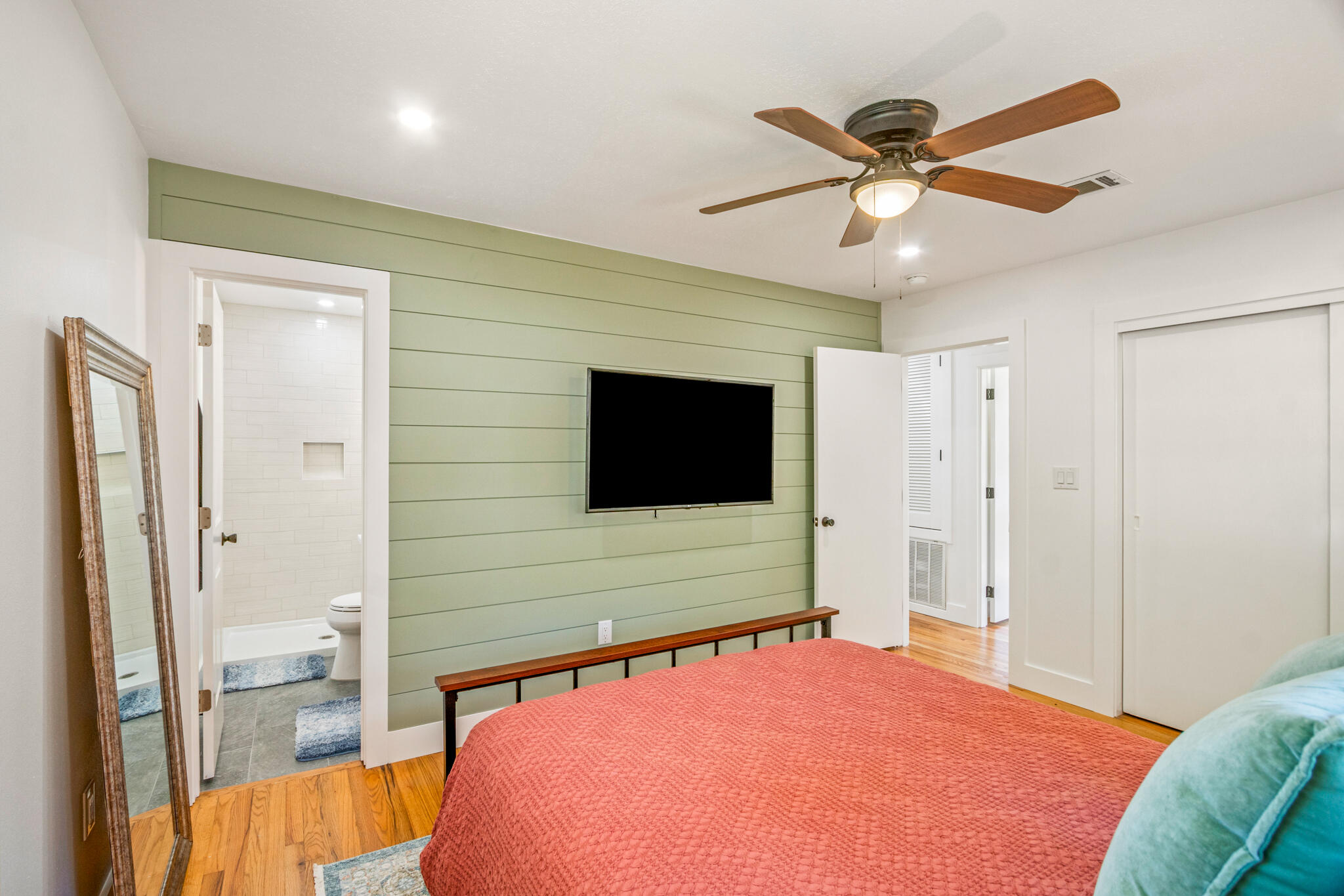 ELLIOTTS POINT 10TH ADDN - Residential