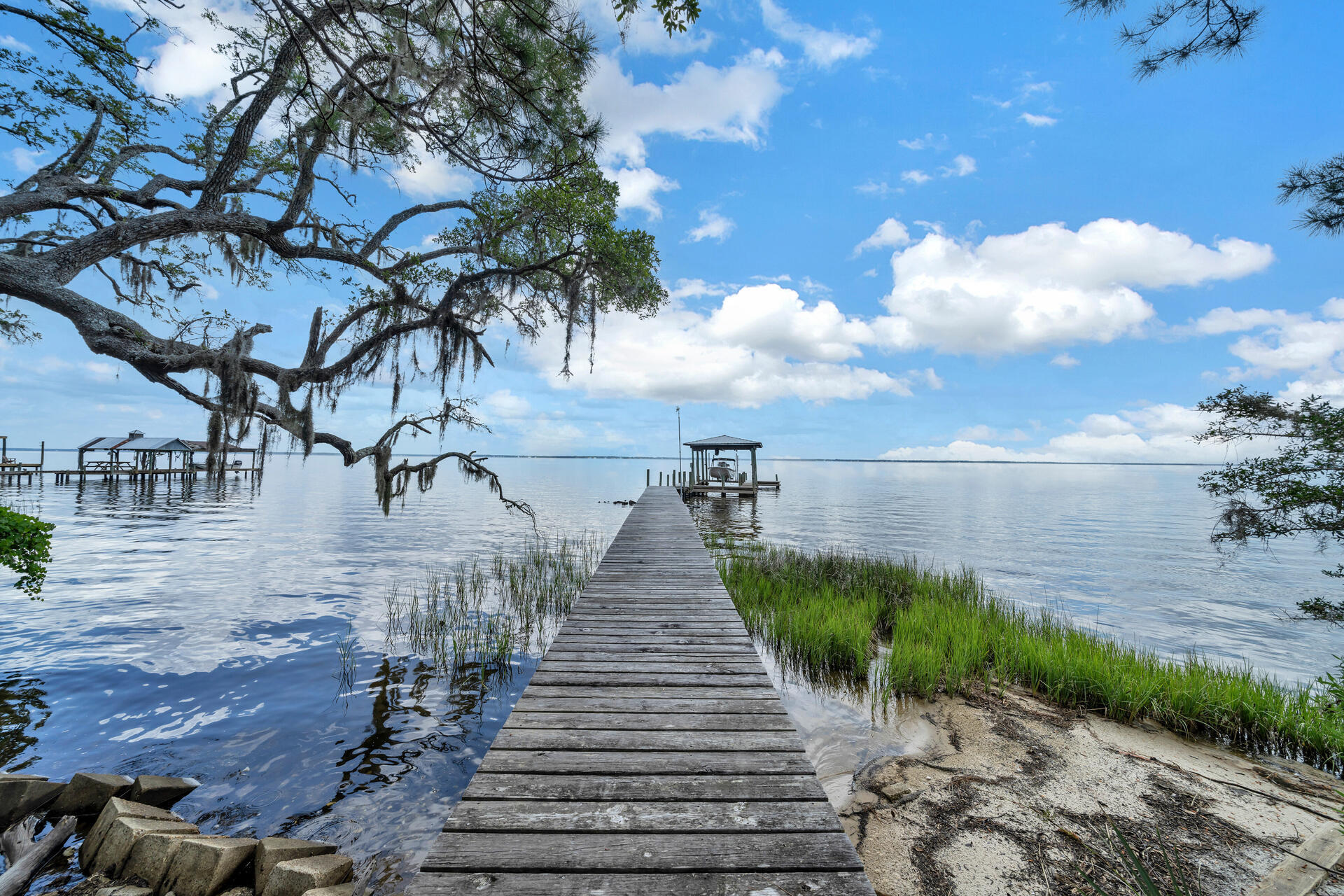 BAY BREEZE - Residential