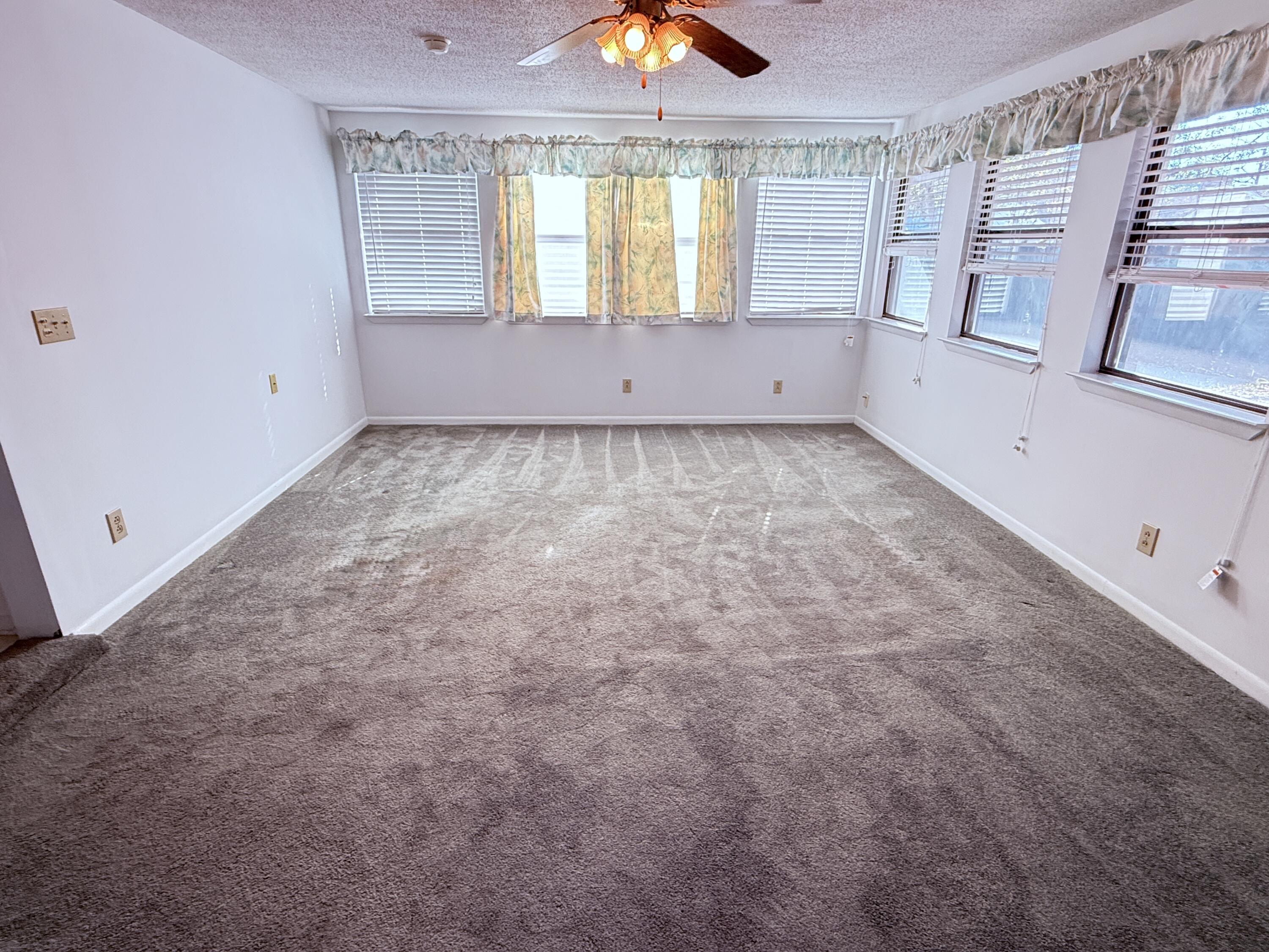 MARY ESTHER MANOR - Residential