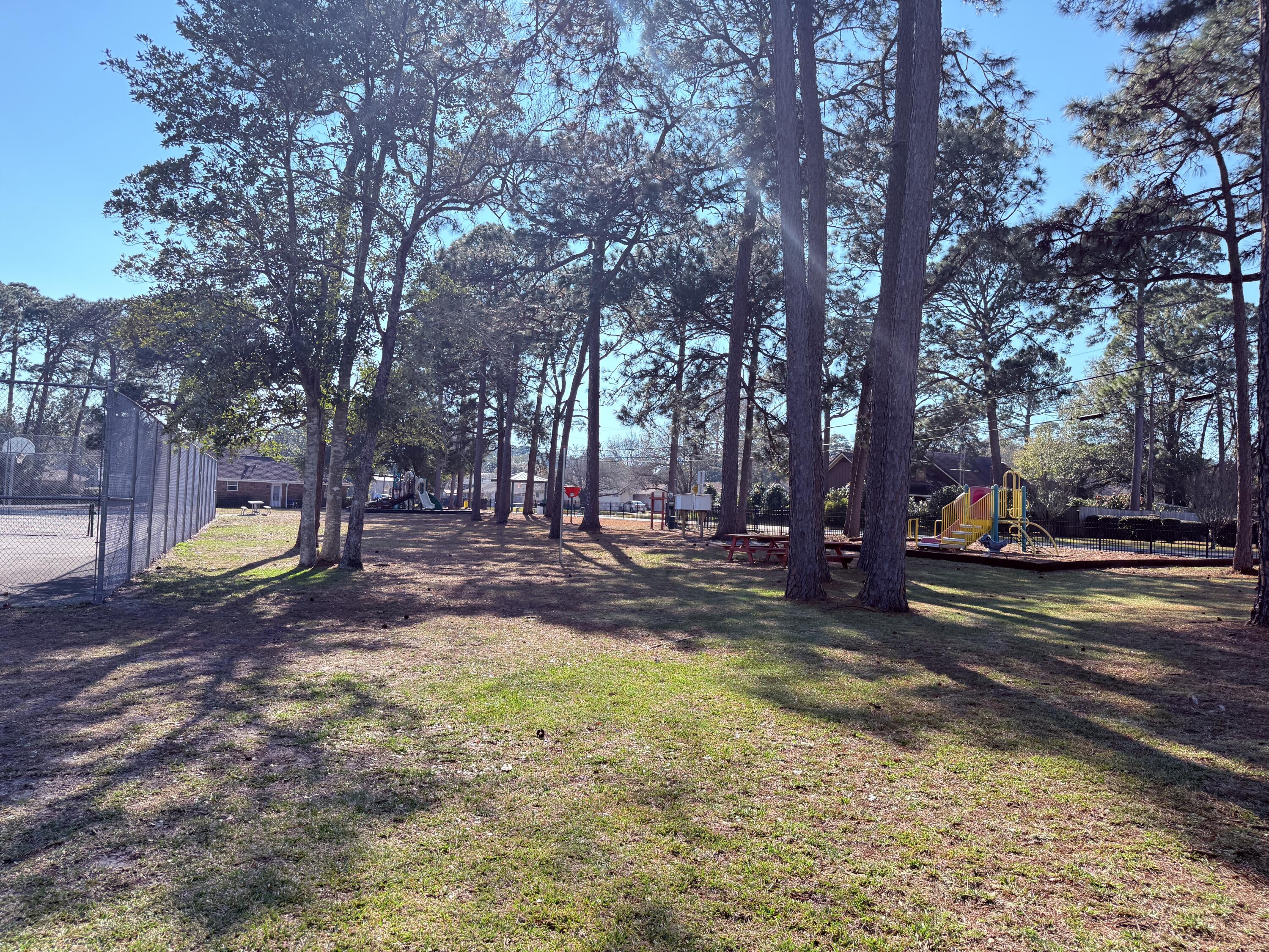 MARY ESTHER MANOR - Residential