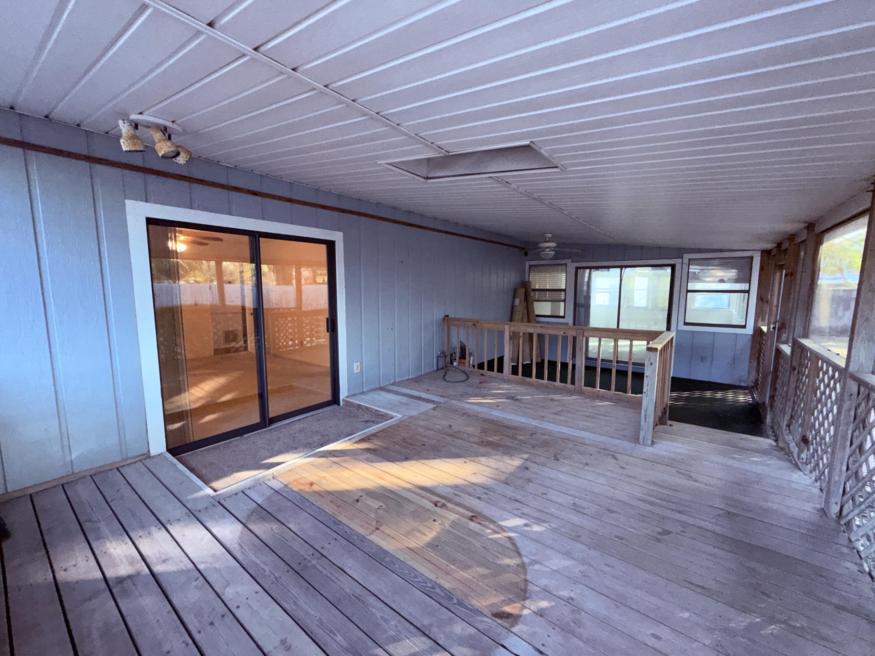 MARY ESTHER MANOR - Residential