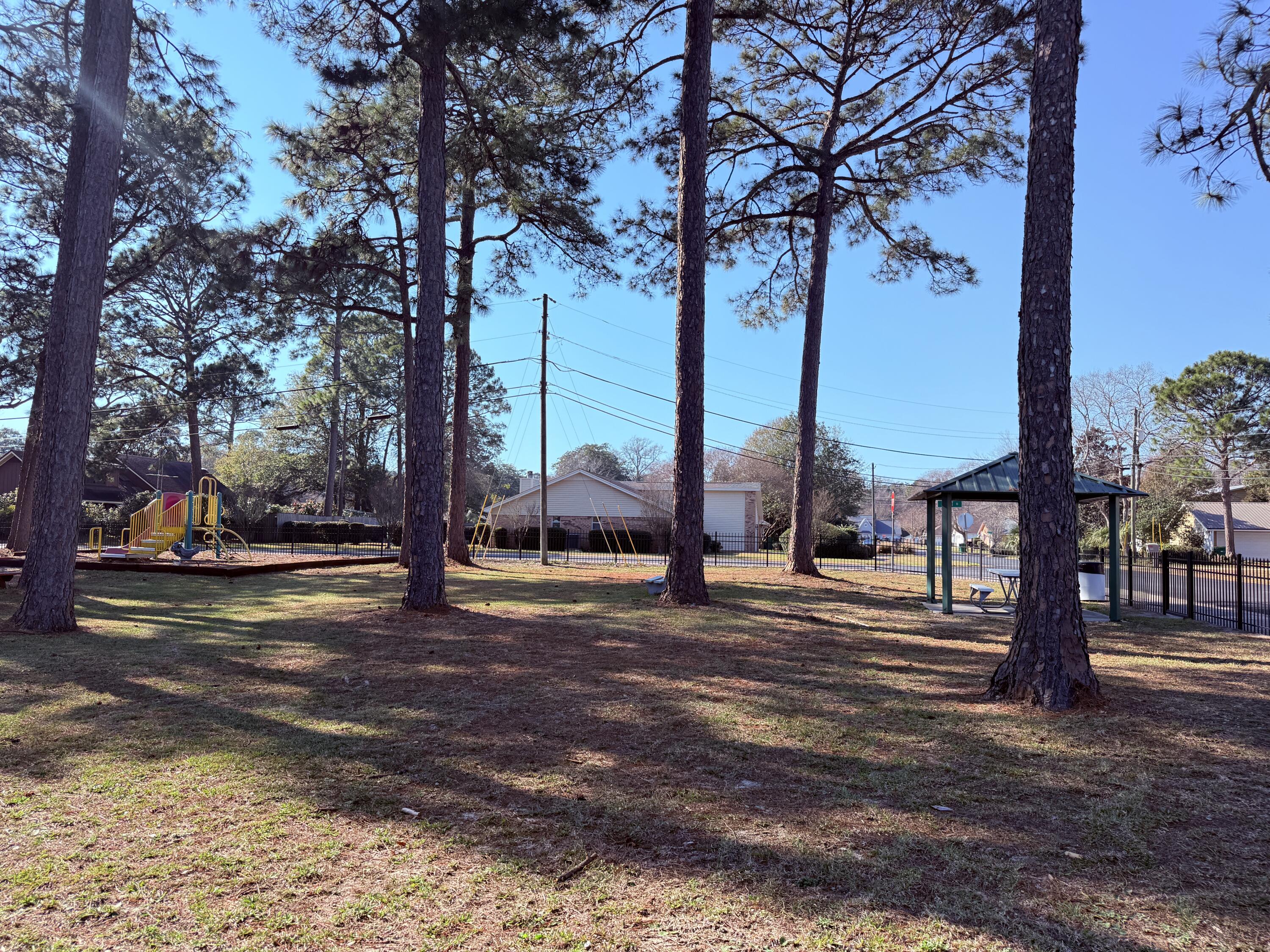 MARY ESTHER MANOR - Residential