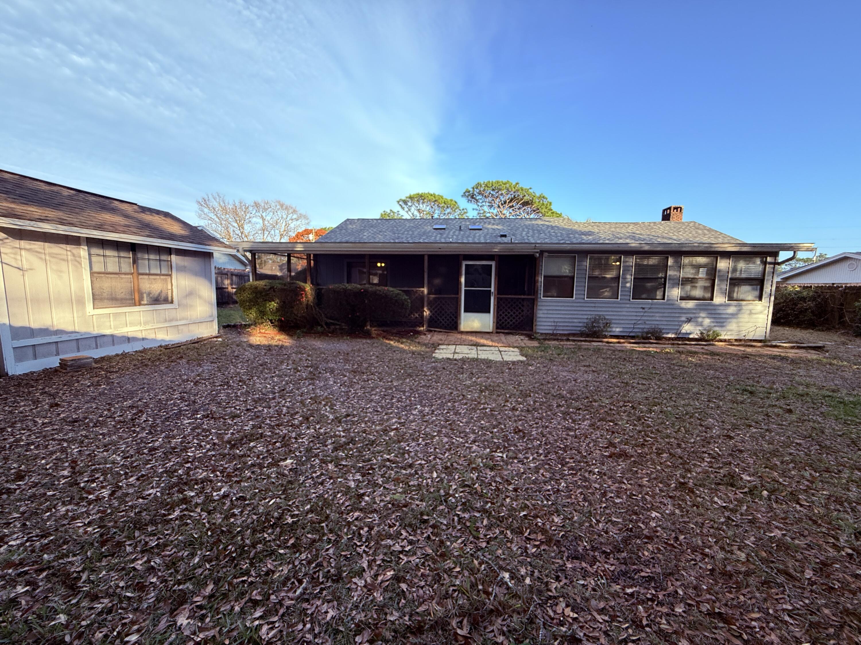 MARY ESTHER MANOR - Residential