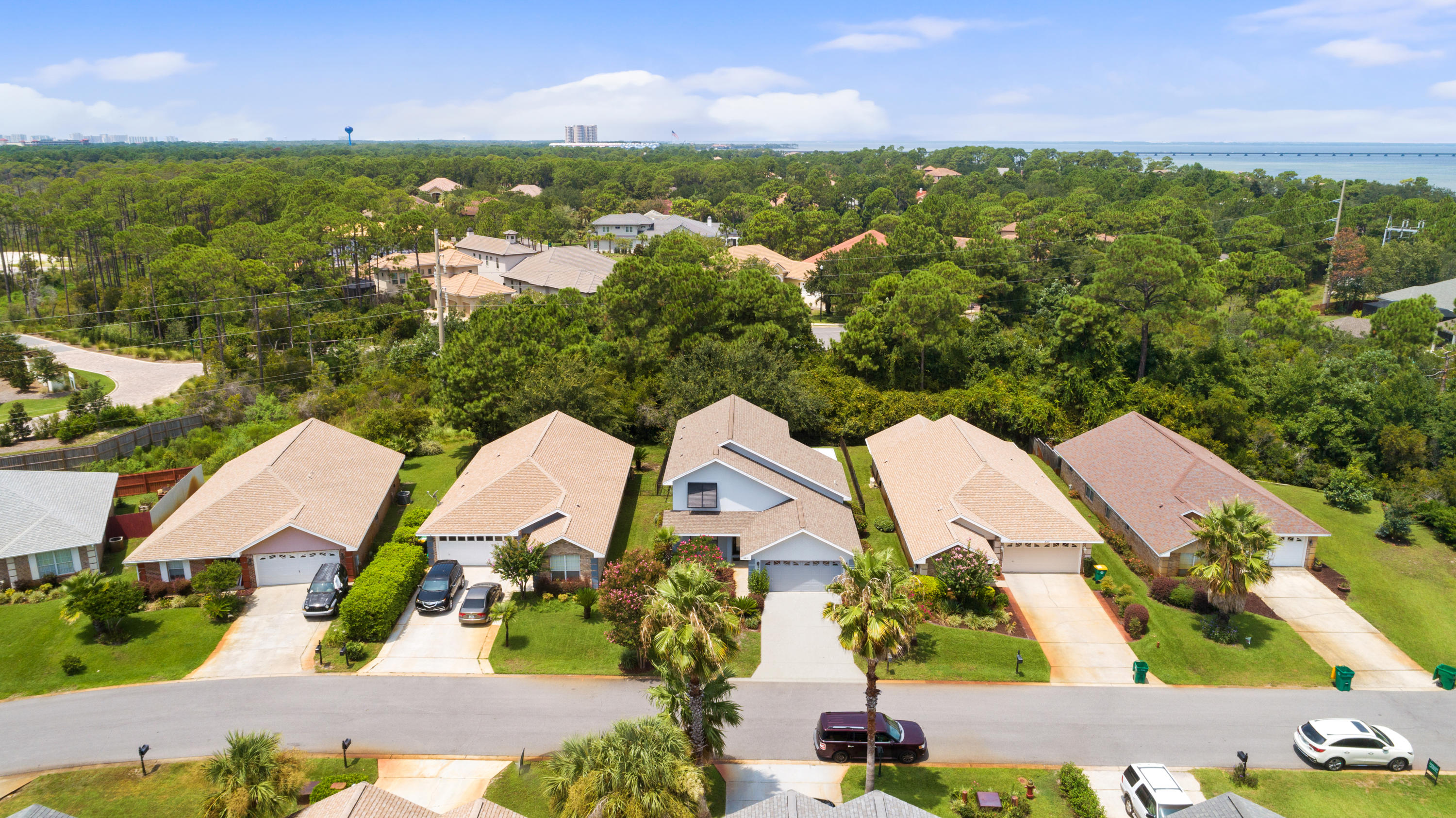 EMERALD LAKES PH 3 - Residential