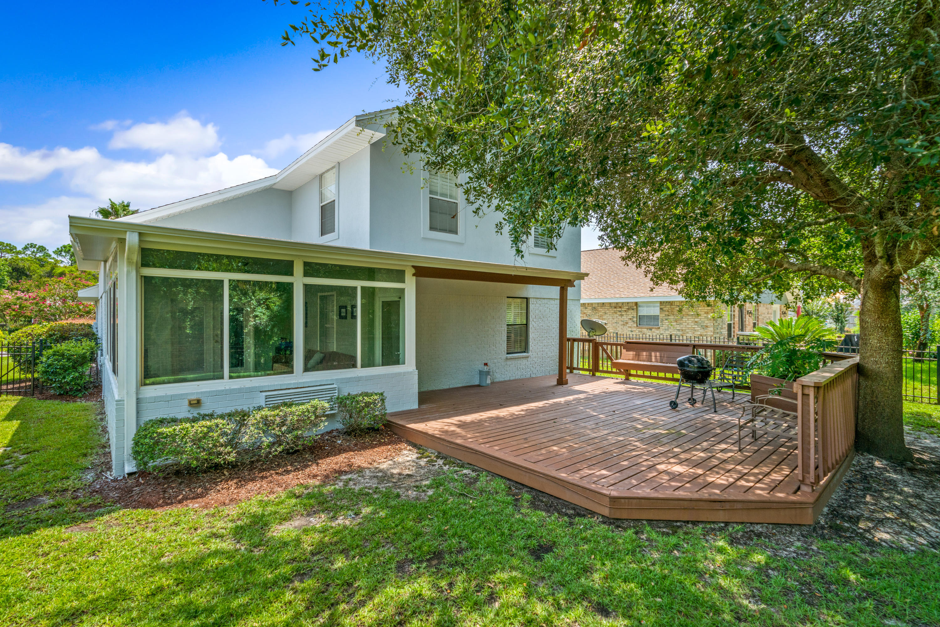 EMERALD LAKES PH 3 - Residential