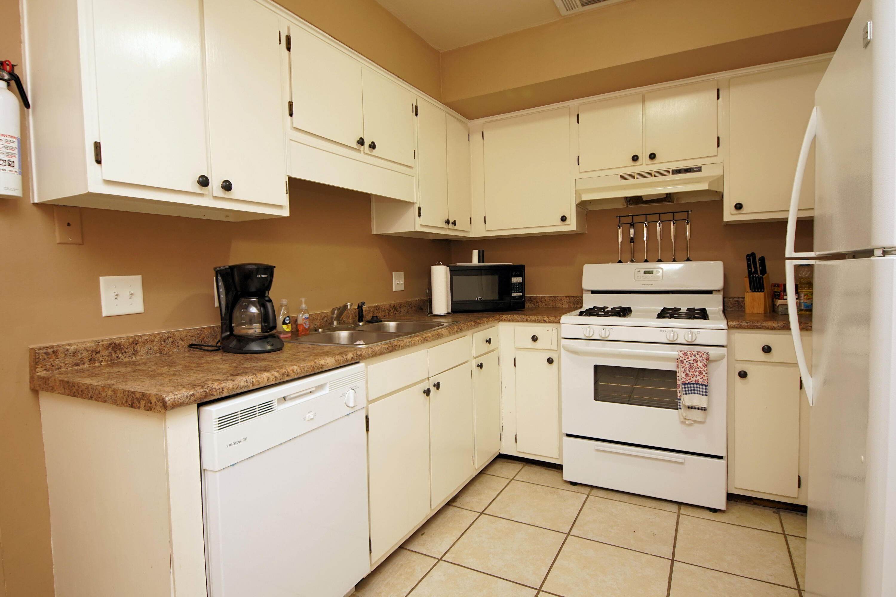 COUNTRY VILLAS PH 2 - Residential