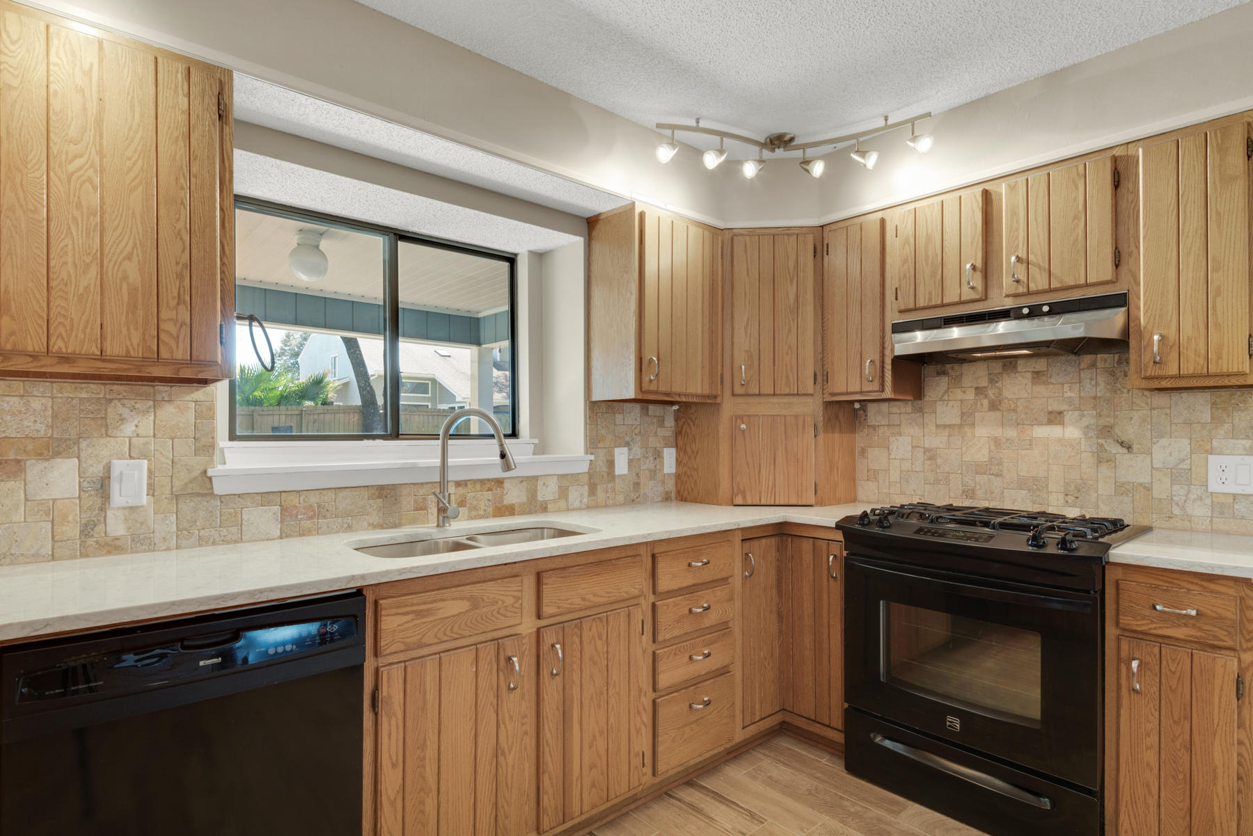 ROCKYWOOD PH 1 - Residential