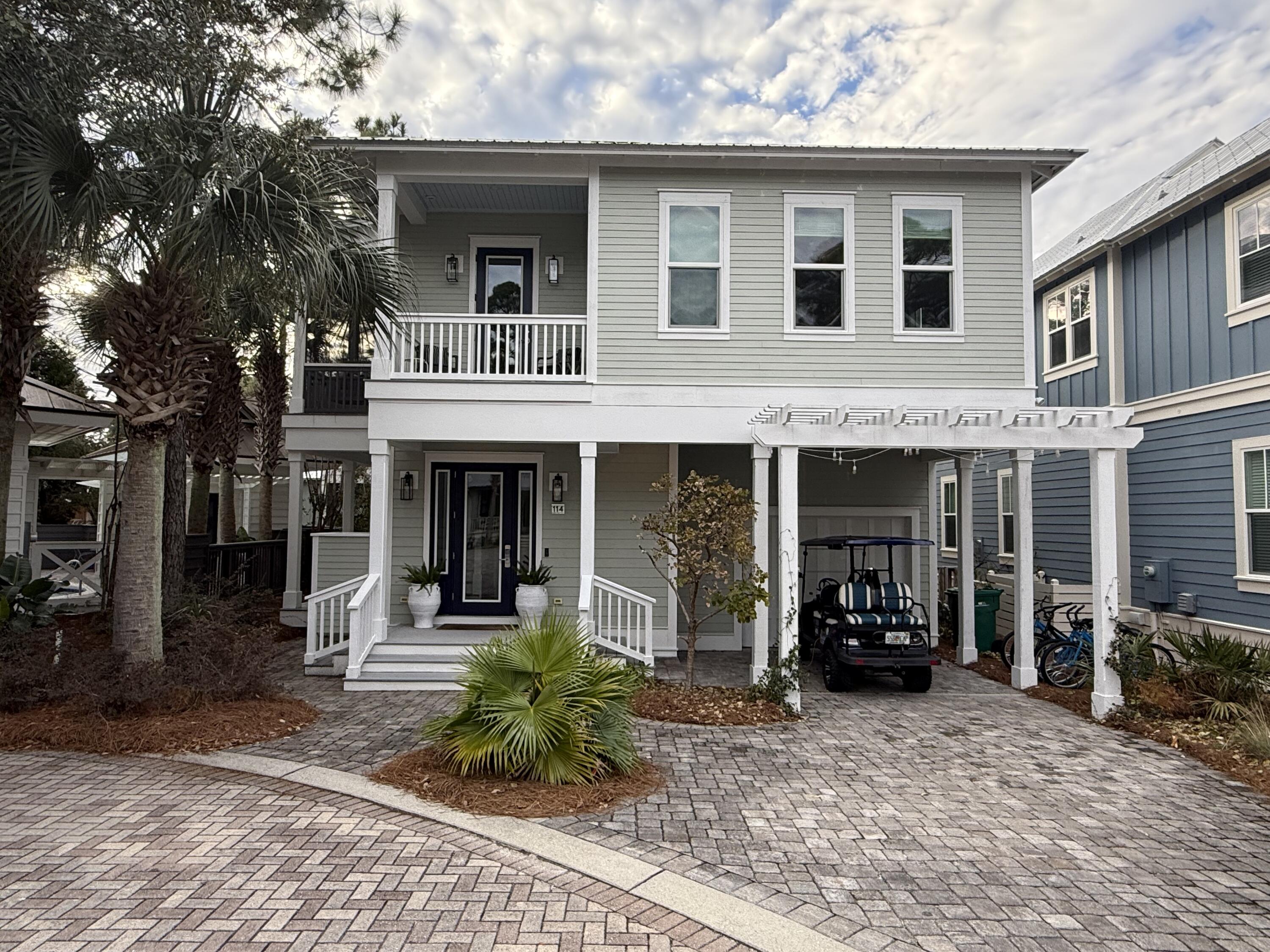 Fully Furnished, Car to kitchen 2 floor Elevator, Overlooking the Palm tree lined community pool, Feet from a Boat launch and access to Public Beach.  This is the best location on Eastern Lake Ct.