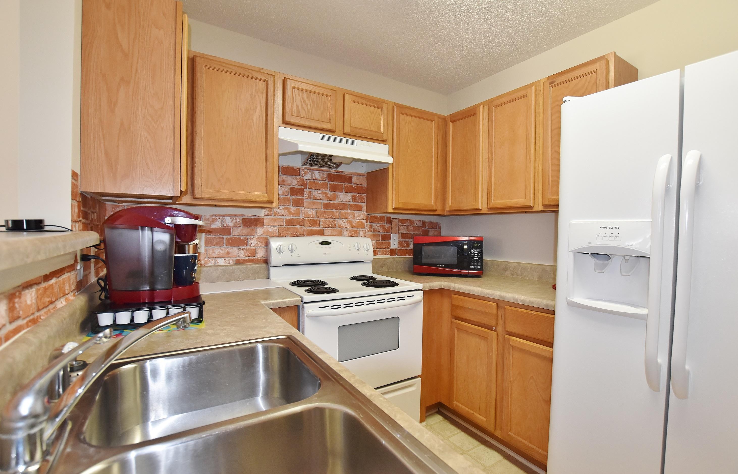 ROLLING PINES - Residential