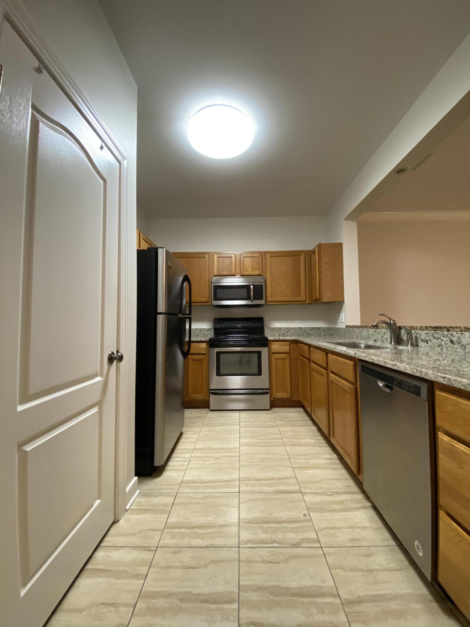 TWIN LAKES TOWNHOMES PH 2 - Residential Lease