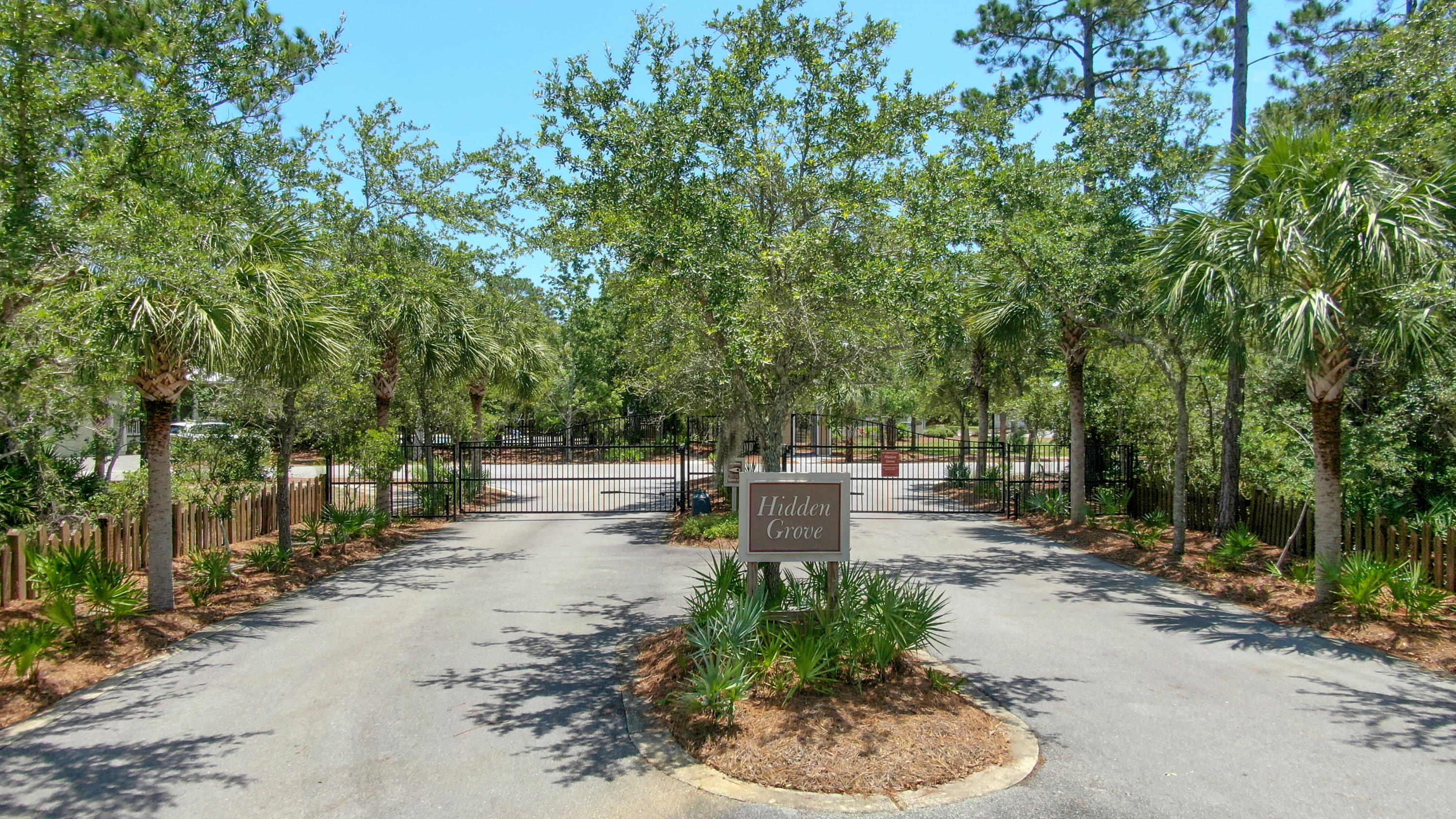 HIDDEN GROVE - Land