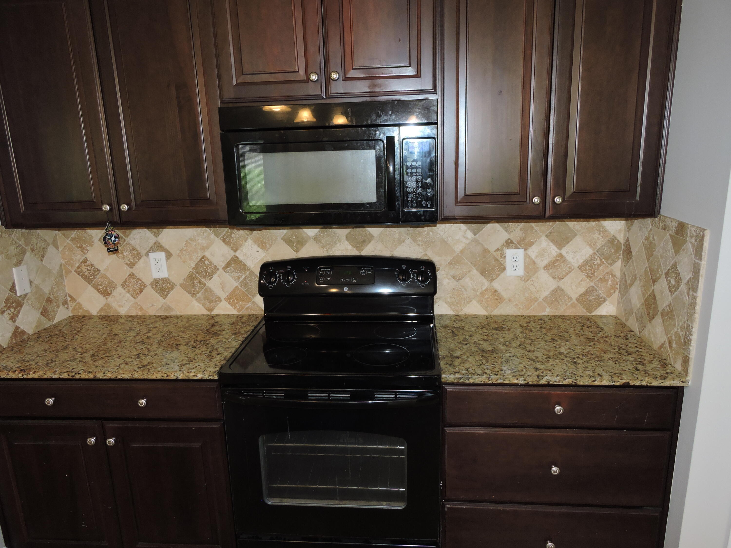 ASHTIN ESTATES - Residential Lease