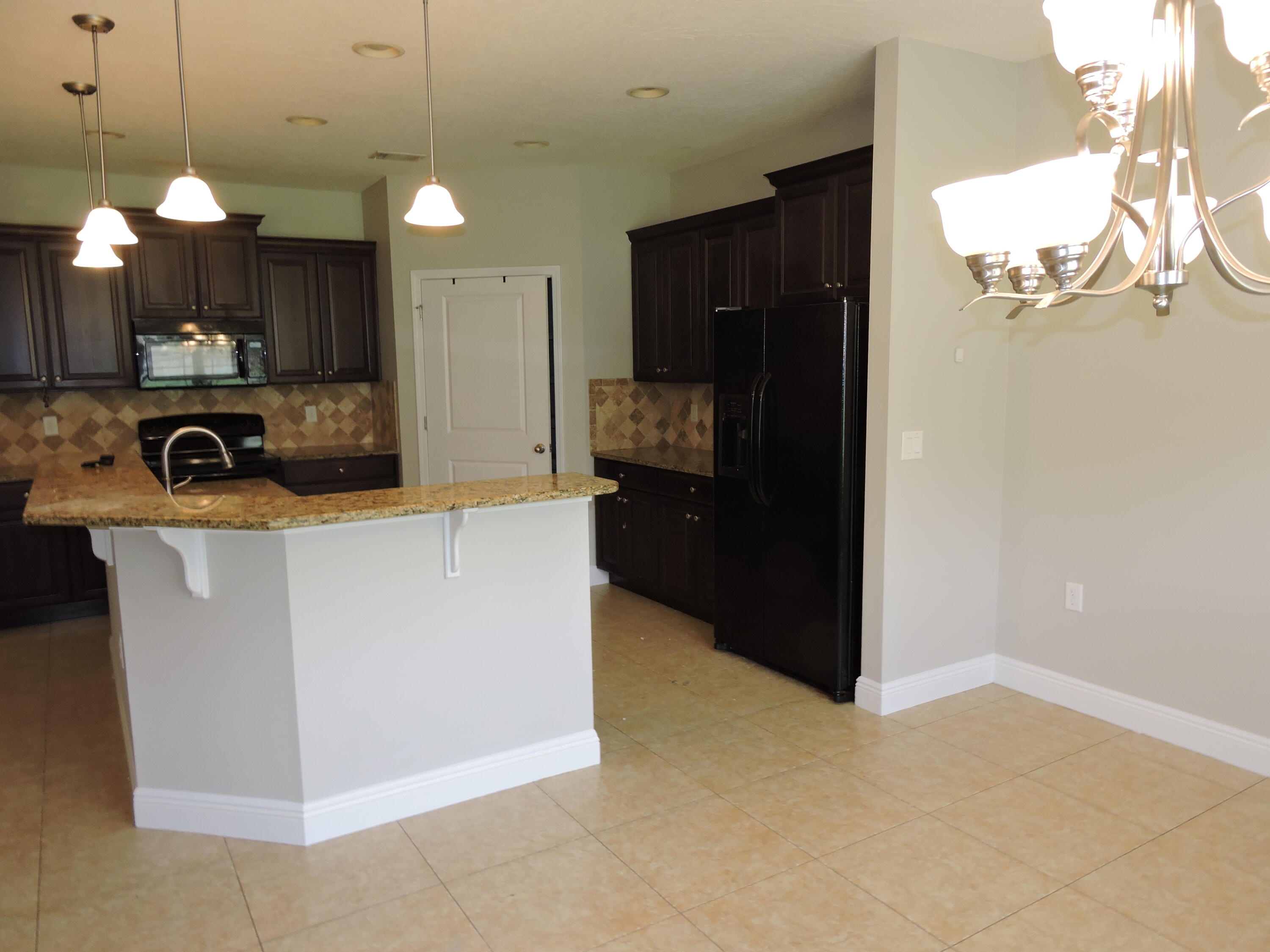 ASHTIN ESTATES - Residential Lease