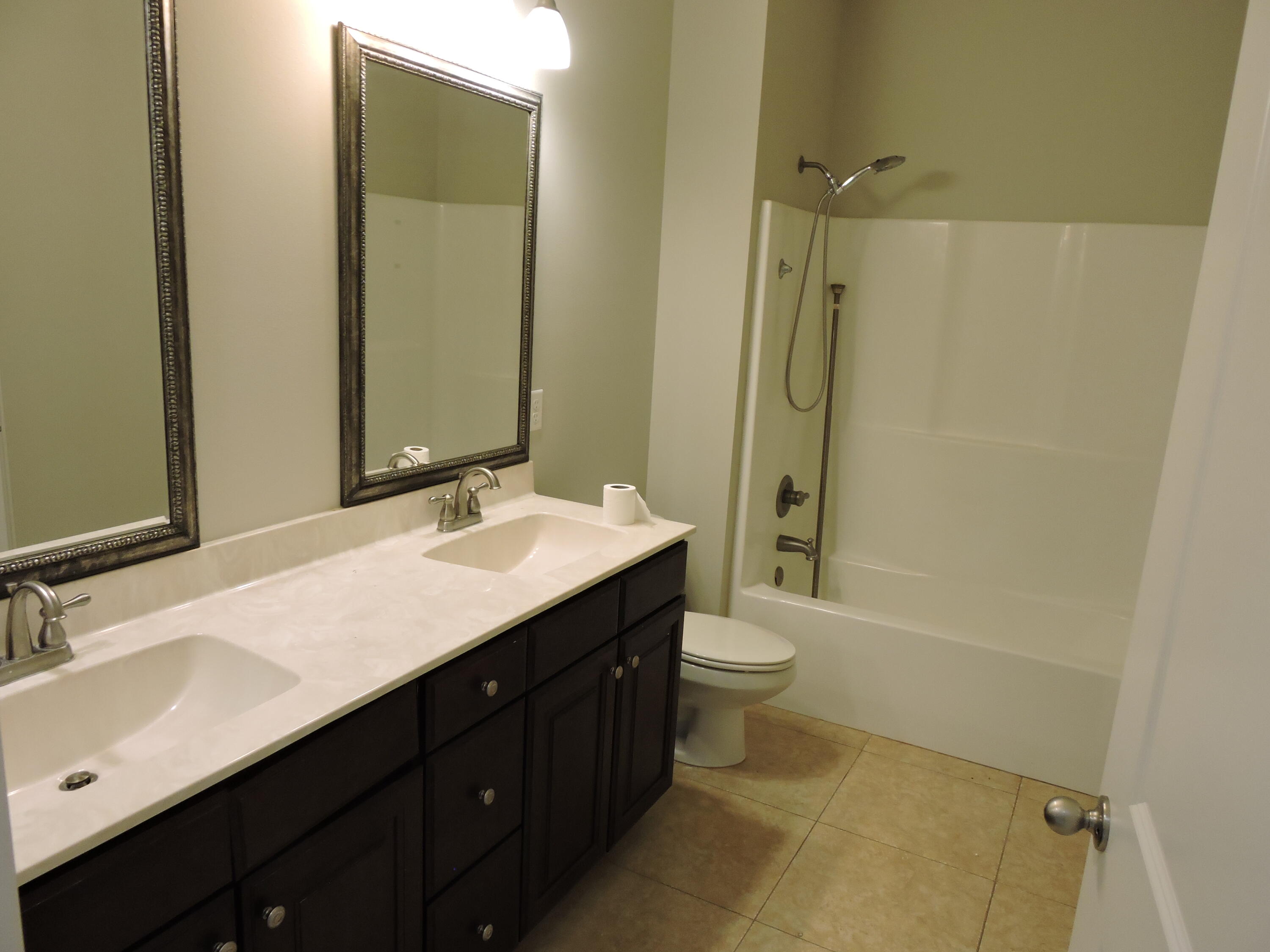 ASHTIN ESTATES - Residential Lease