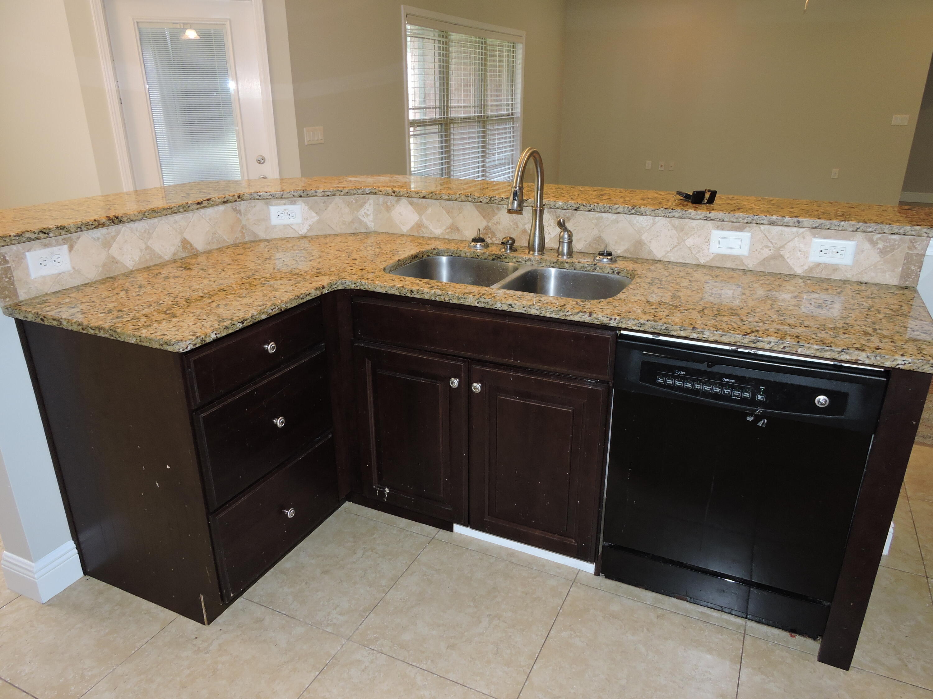 ASHTIN ESTATES - Residential Lease