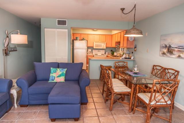 COMMODORE'S RETREAT LIMITED CONDO - Residential