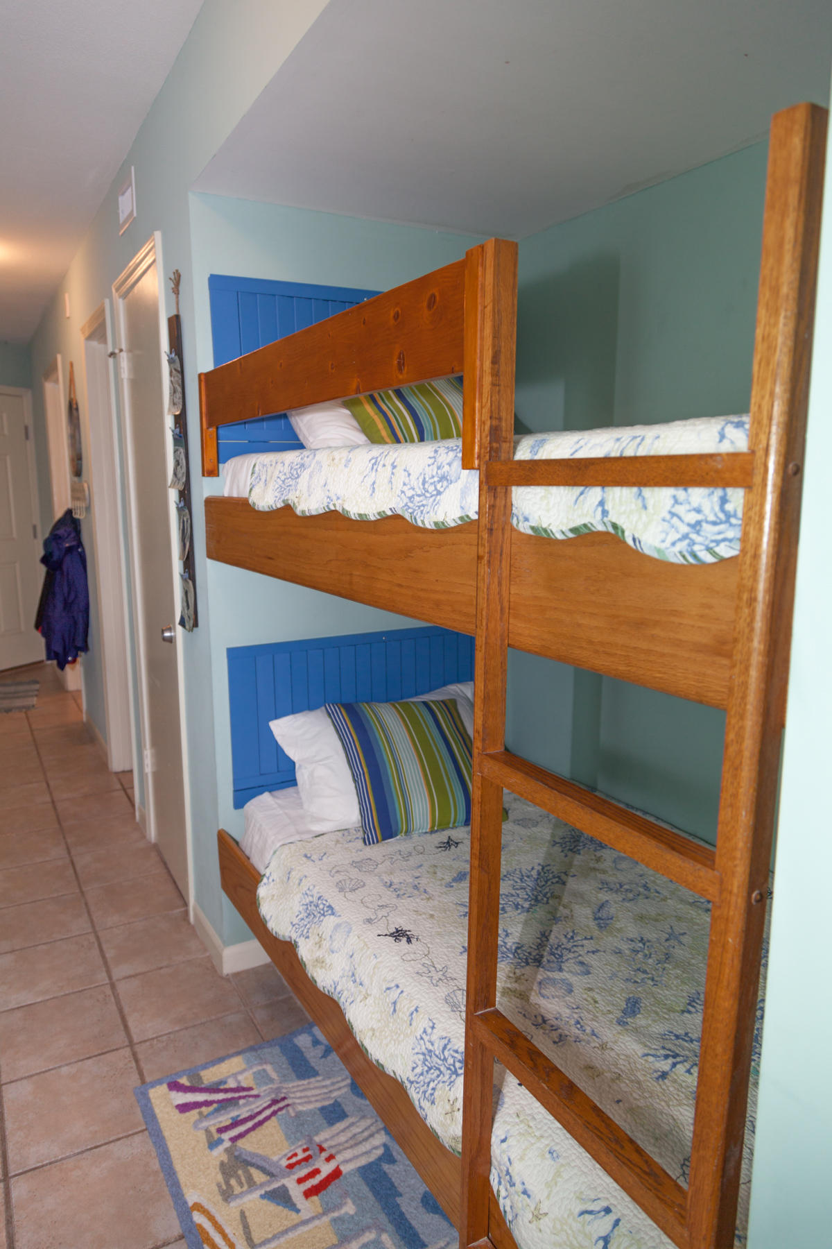 COMMODORE'S RETREAT LIMITED CONDO - Residential