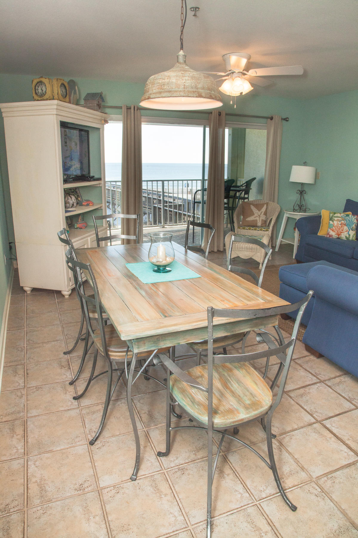COMMODORE'S RETREAT LIMITED CONDO - Residential