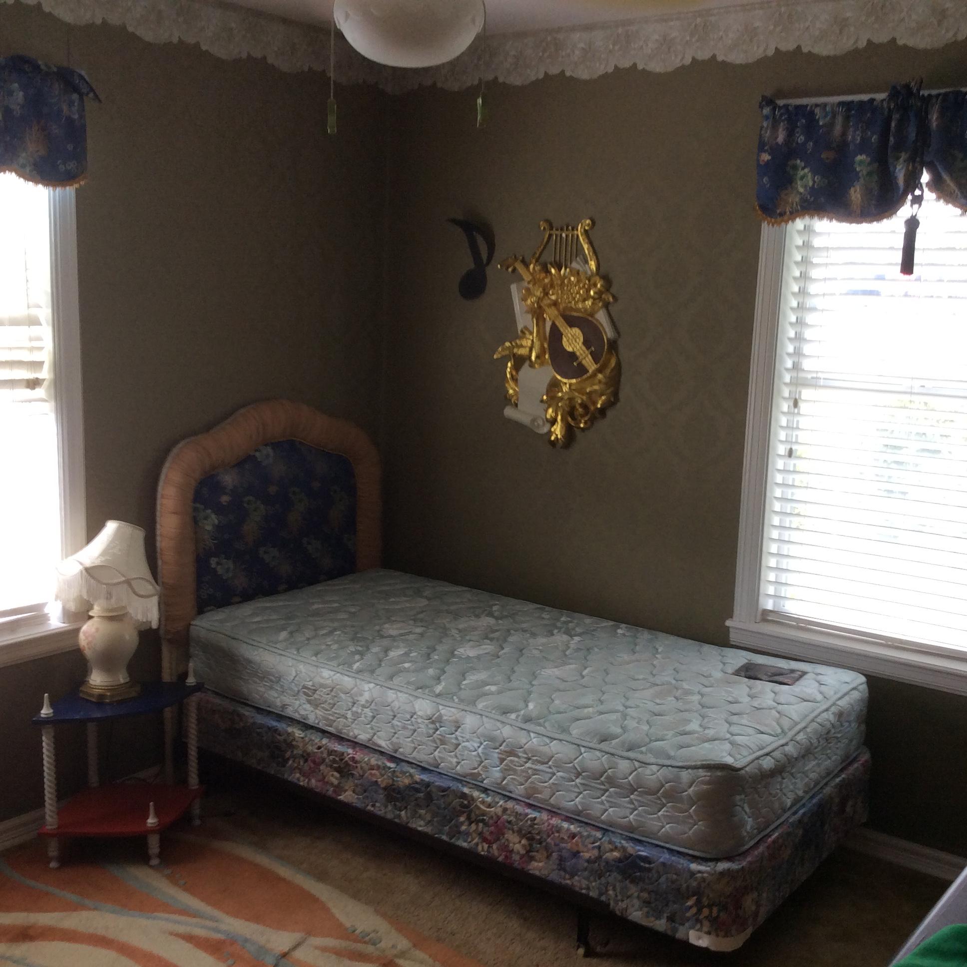 ELLIOTTS POINT - Residential