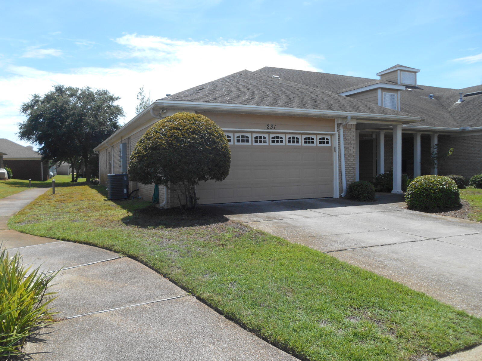 DIAMOND LAKES - Residential