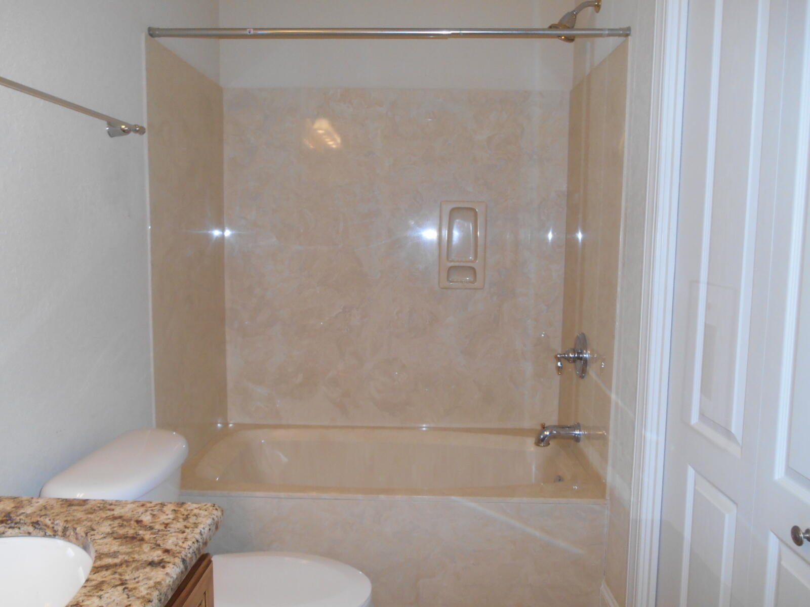 DIAMOND LAKES - Residential