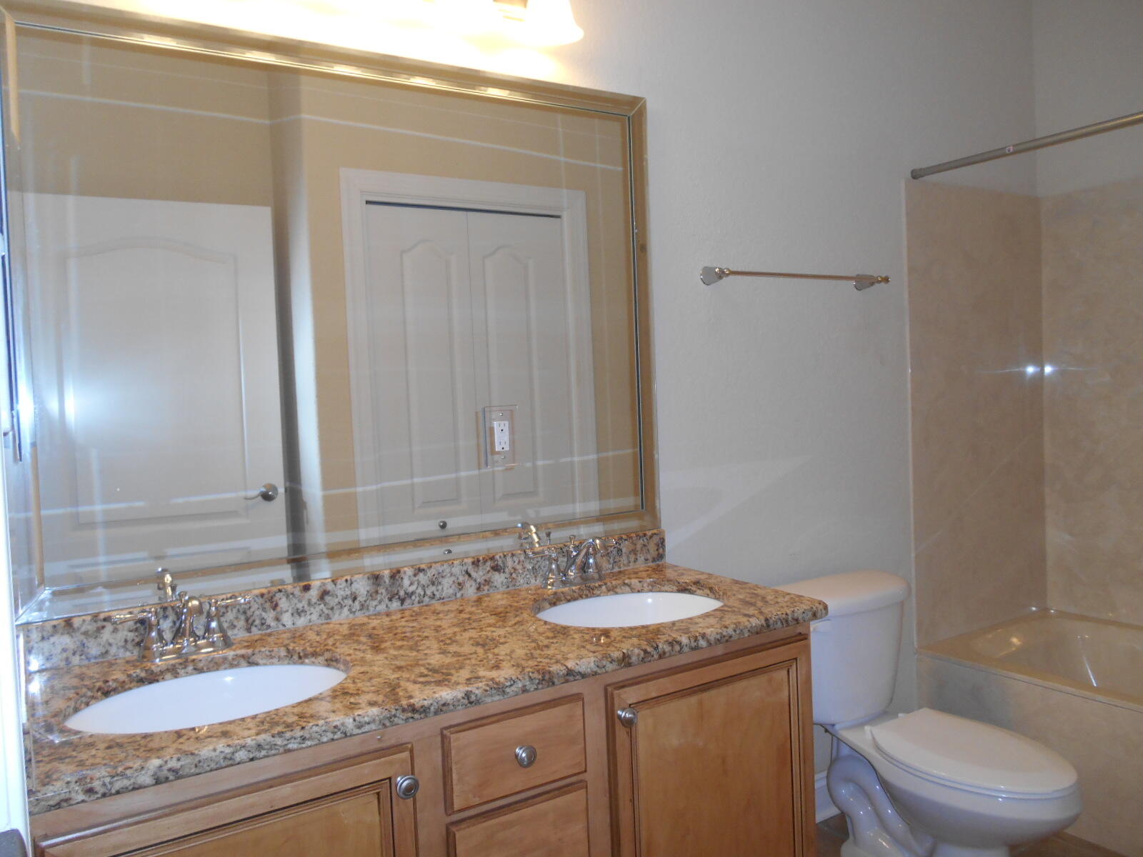 DIAMOND LAKES - Residential