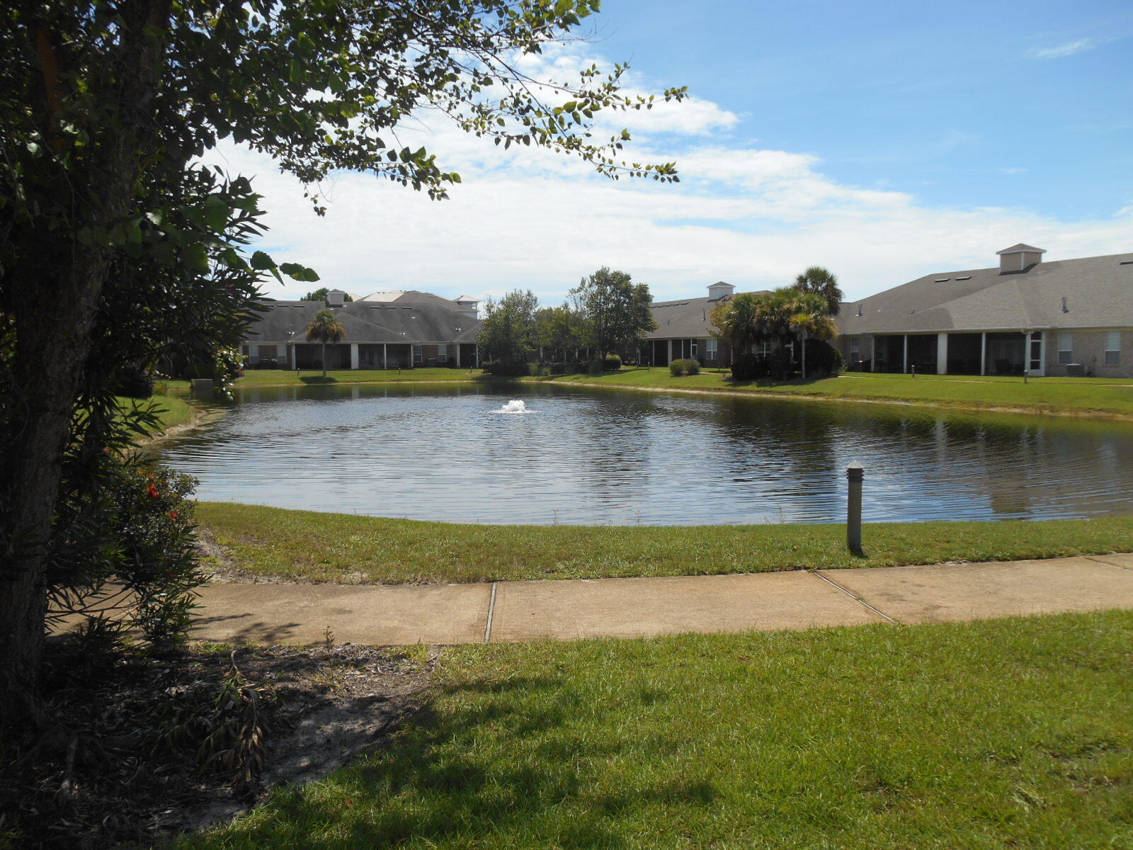 DIAMOND LAKES - Residential