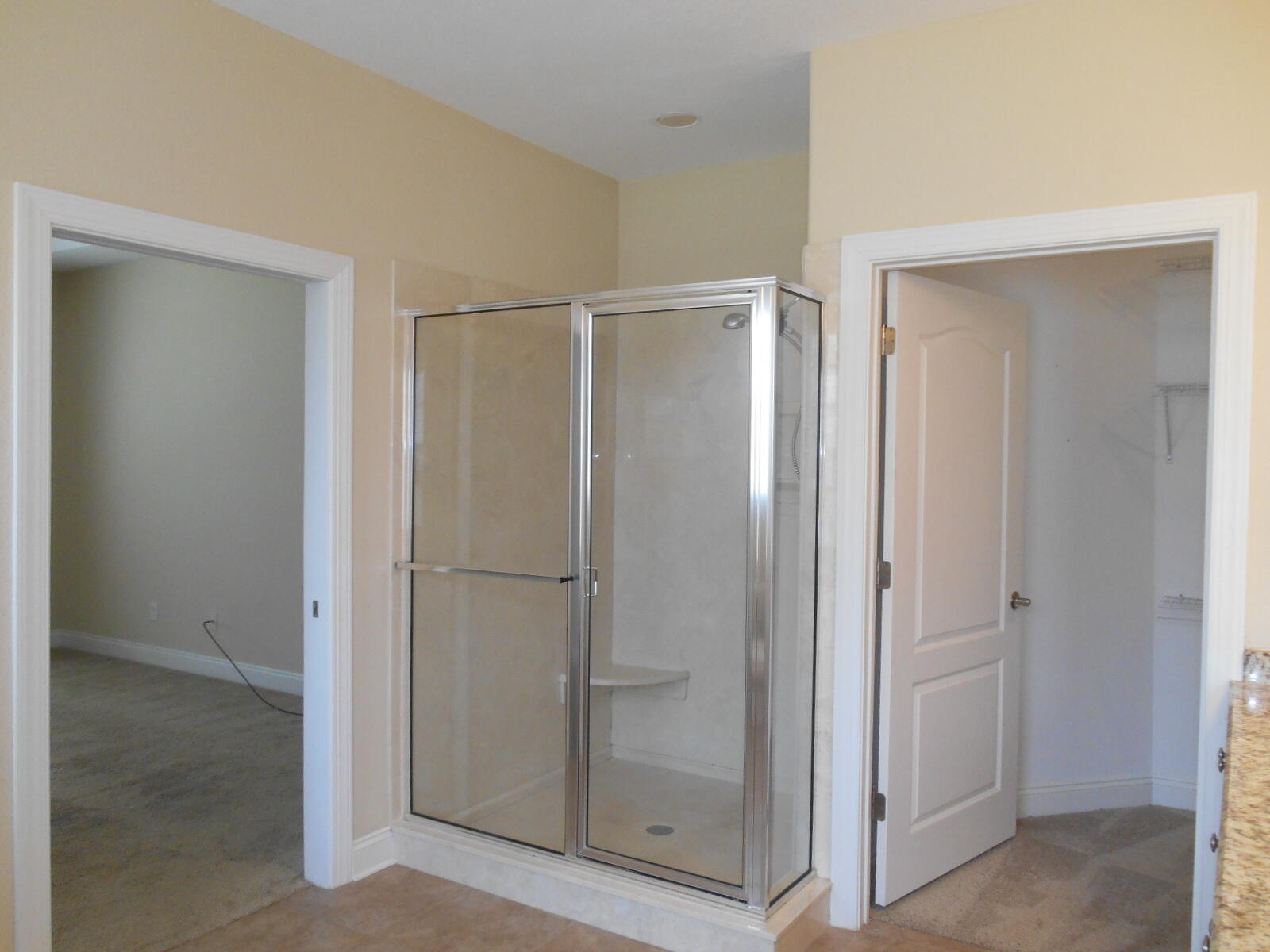 DIAMOND LAKES - Residential