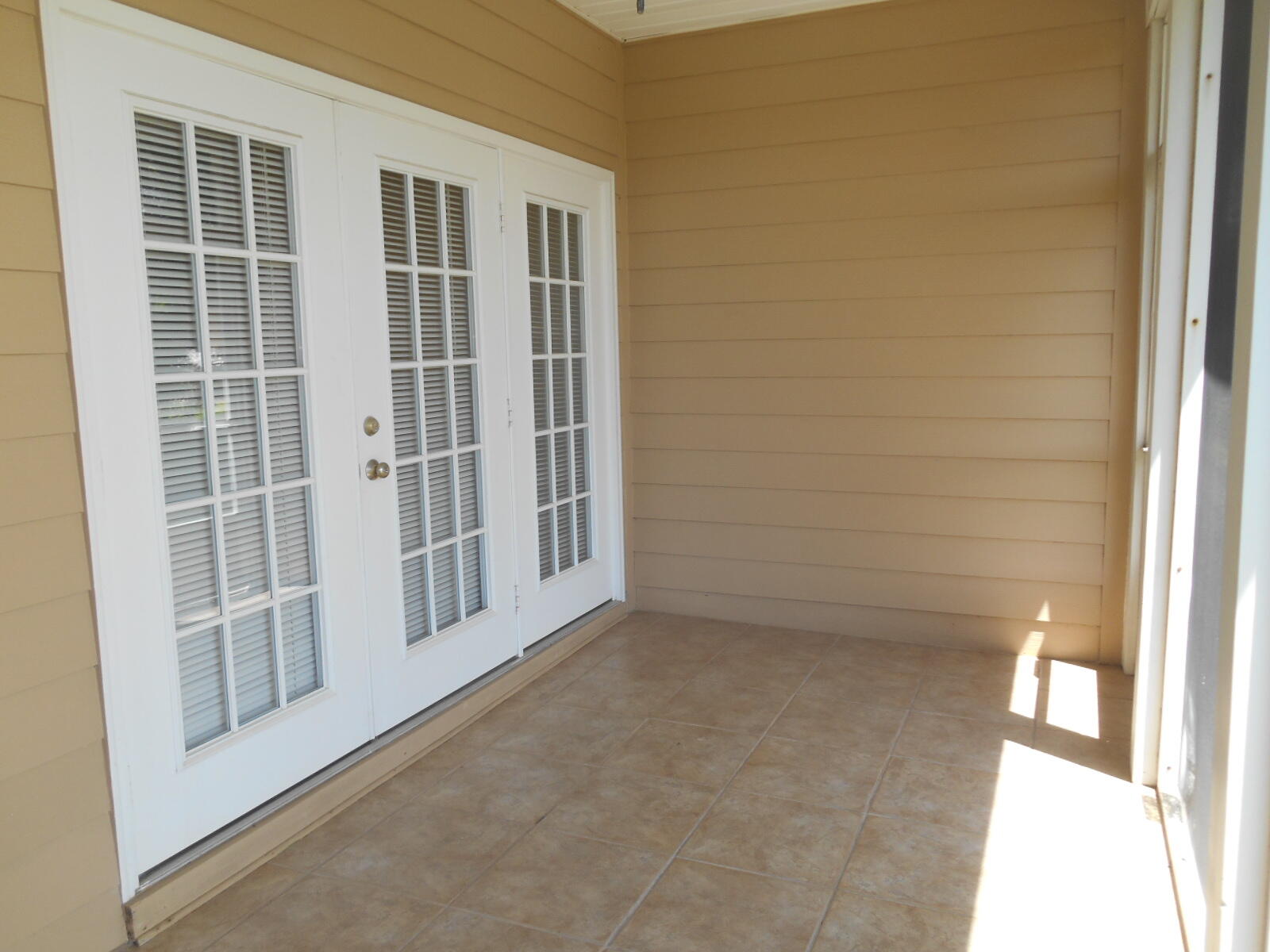 DIAMOND LAKES - Residential