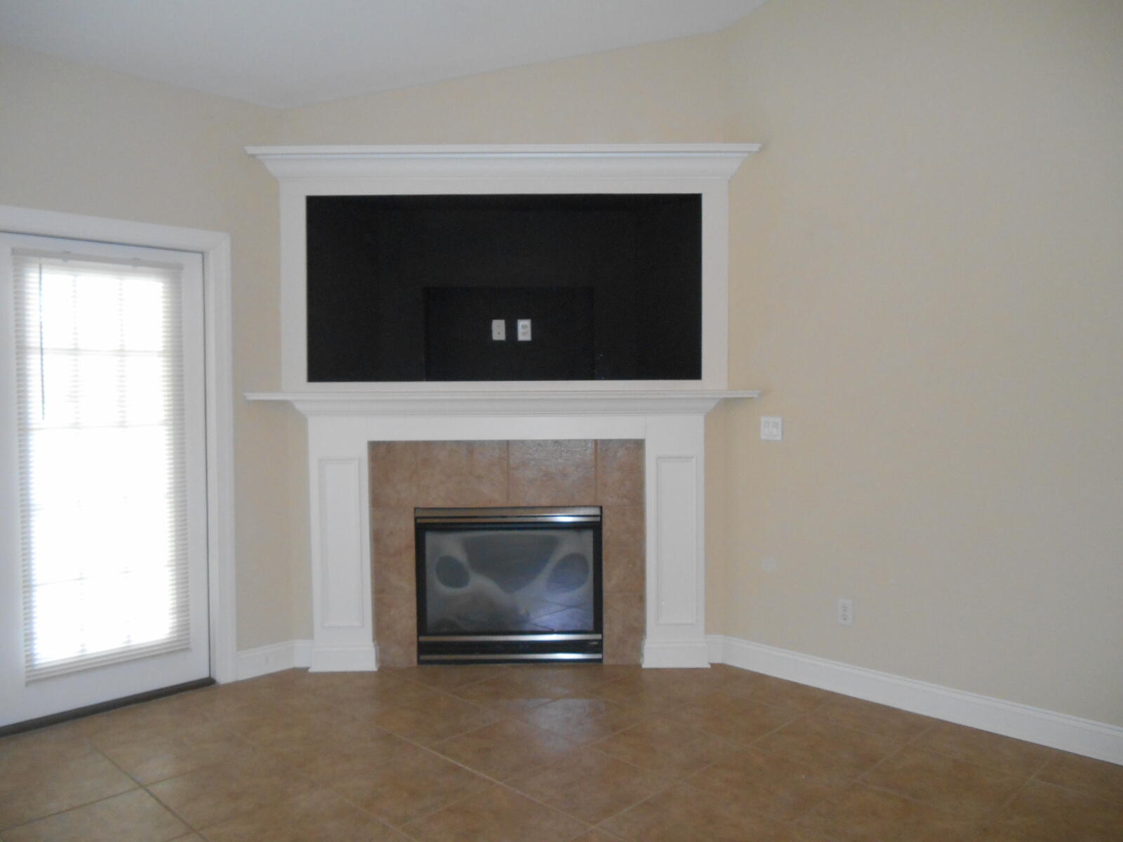 DIAMOND LAKES - Residential