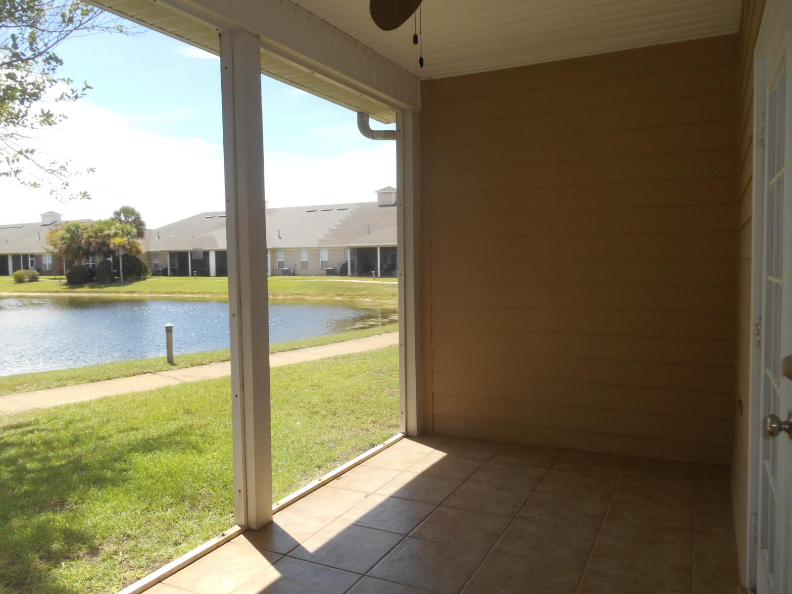 DIAMOND LAKES - Residential