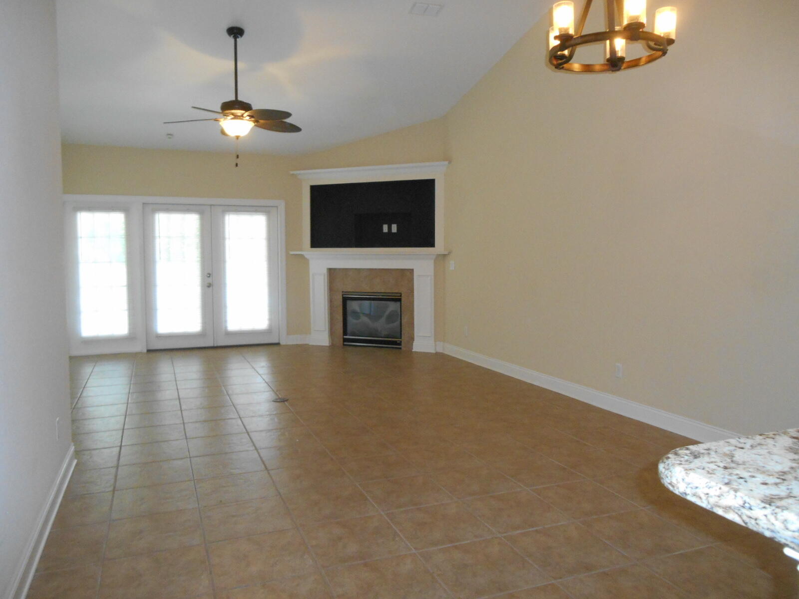 DIAMOND LAKES - Residential