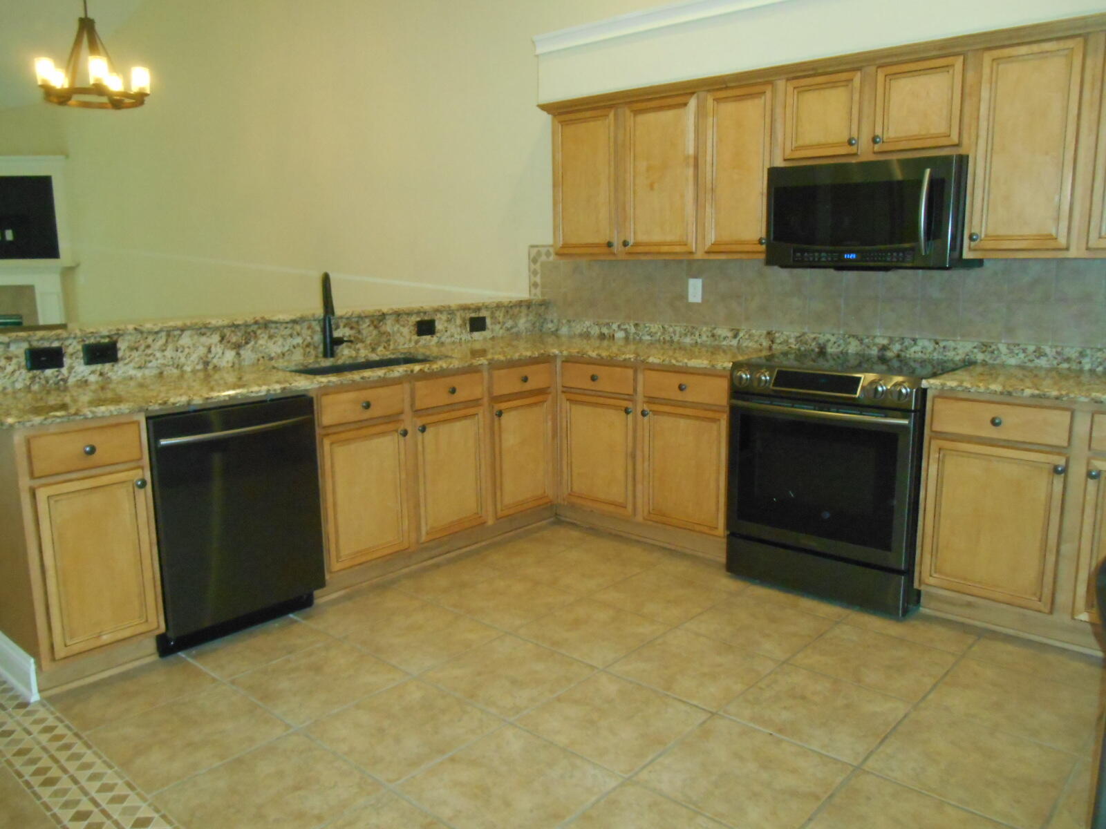 DIAMOND LAKES - Residential