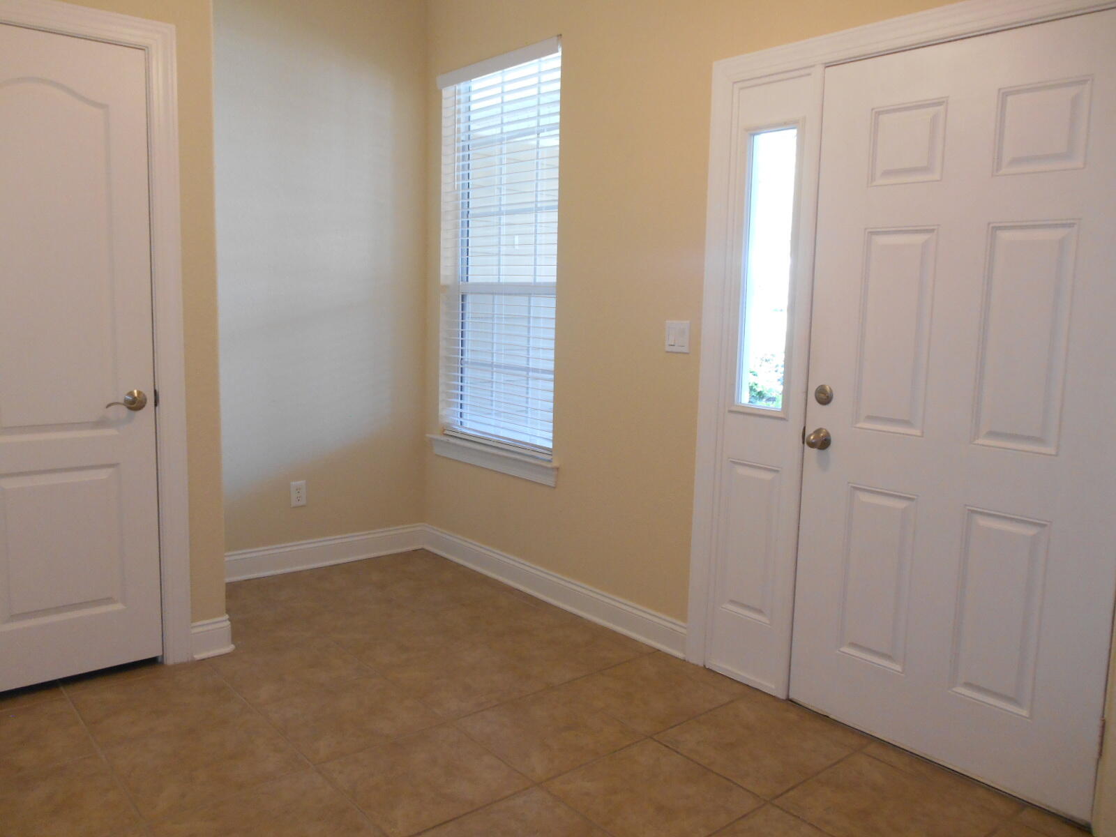 DIAMOND LAKES - Residential