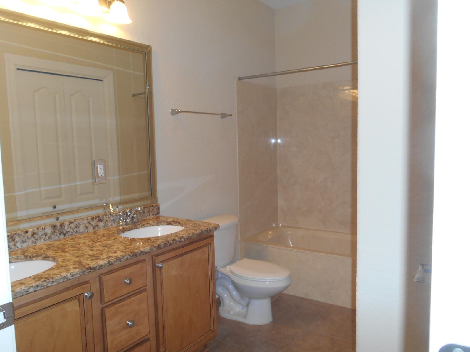 DIAMOND LAKES - Residential