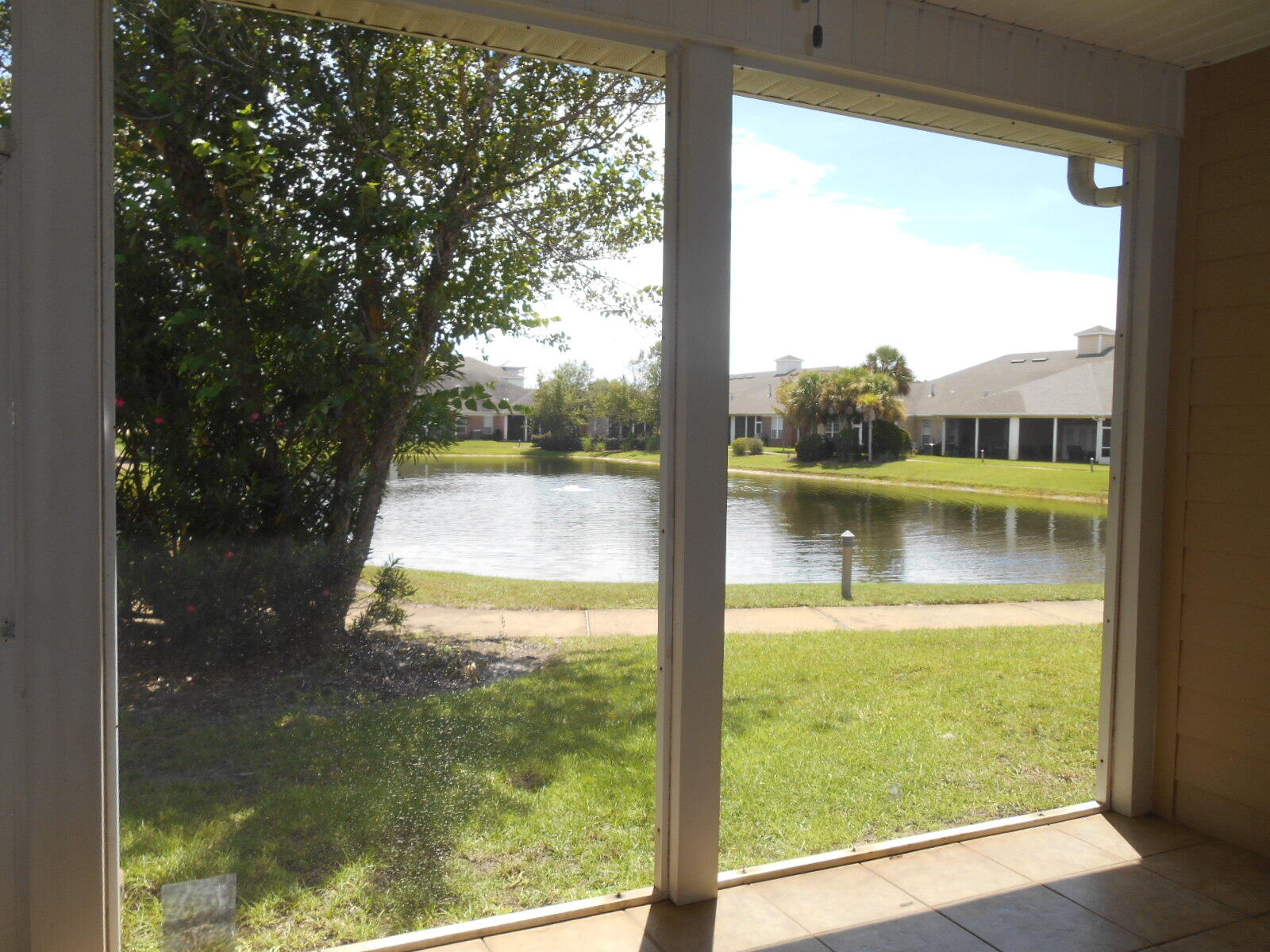 DIAMOND LAKES - Residential