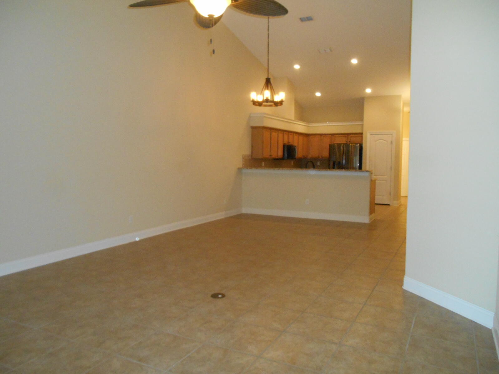 DIAMOND LAKES - Residential