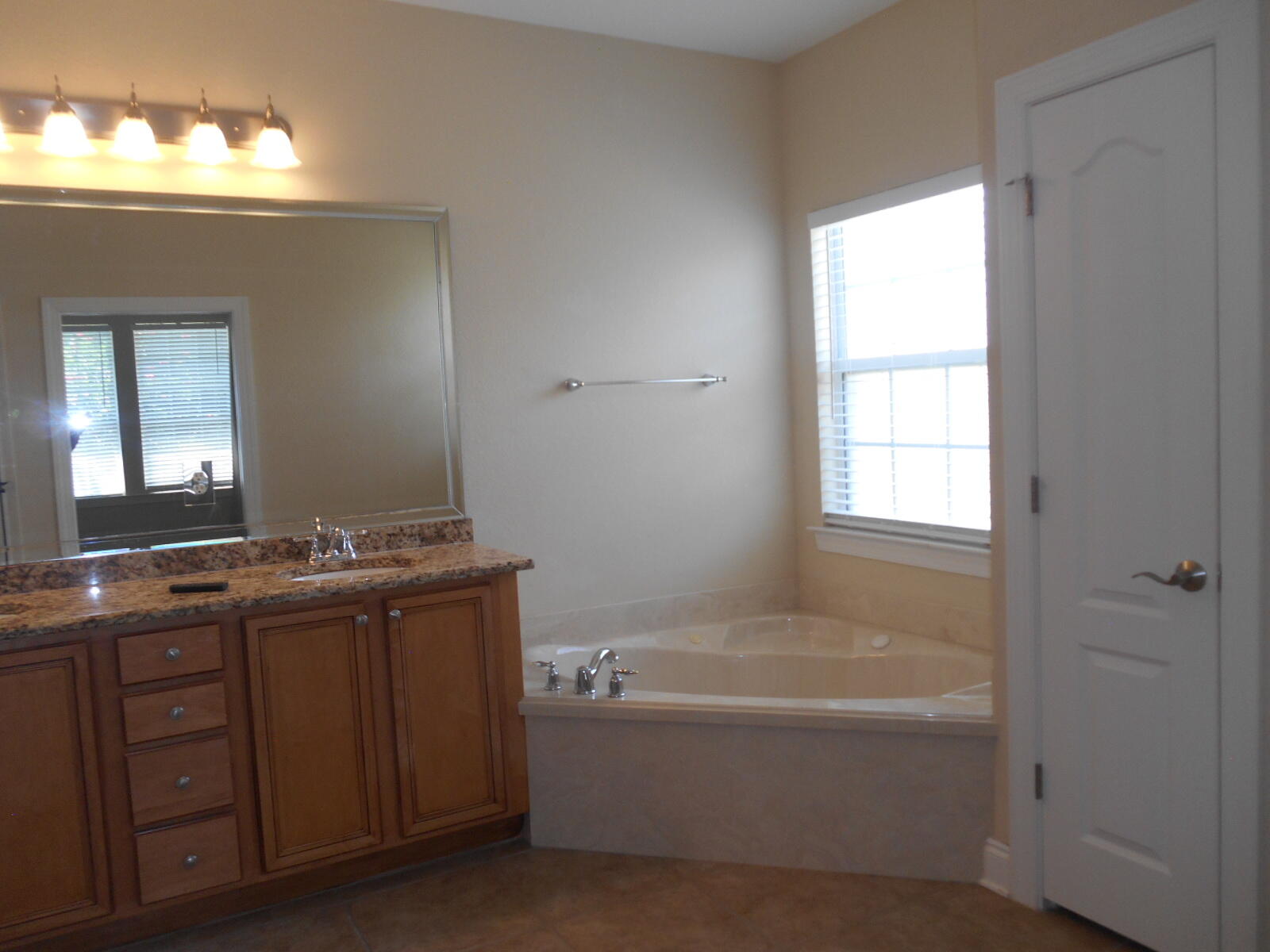 DIAMOND LAKES - Residential