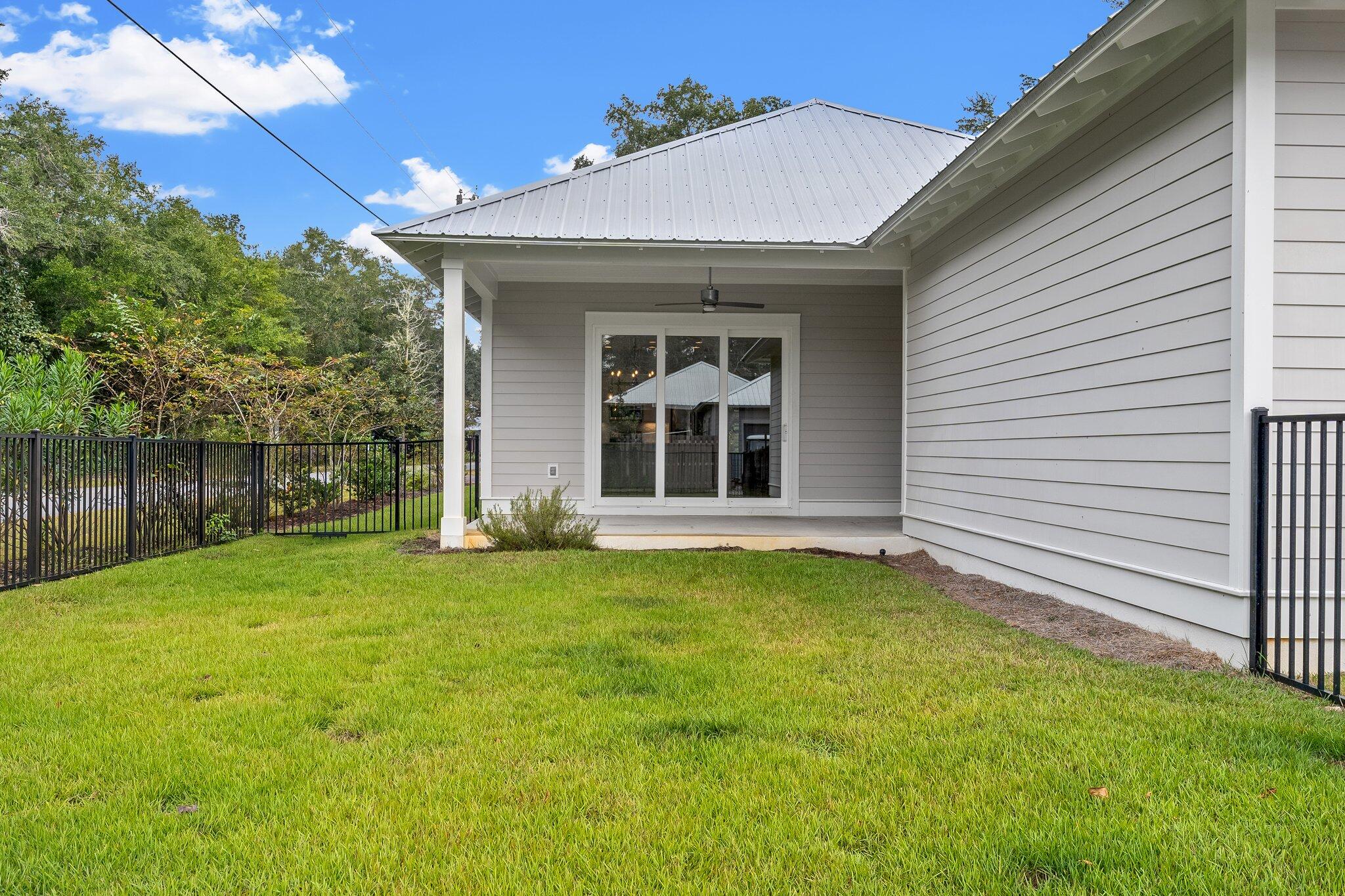 GRAYTON BAYOU - Residential Lease
