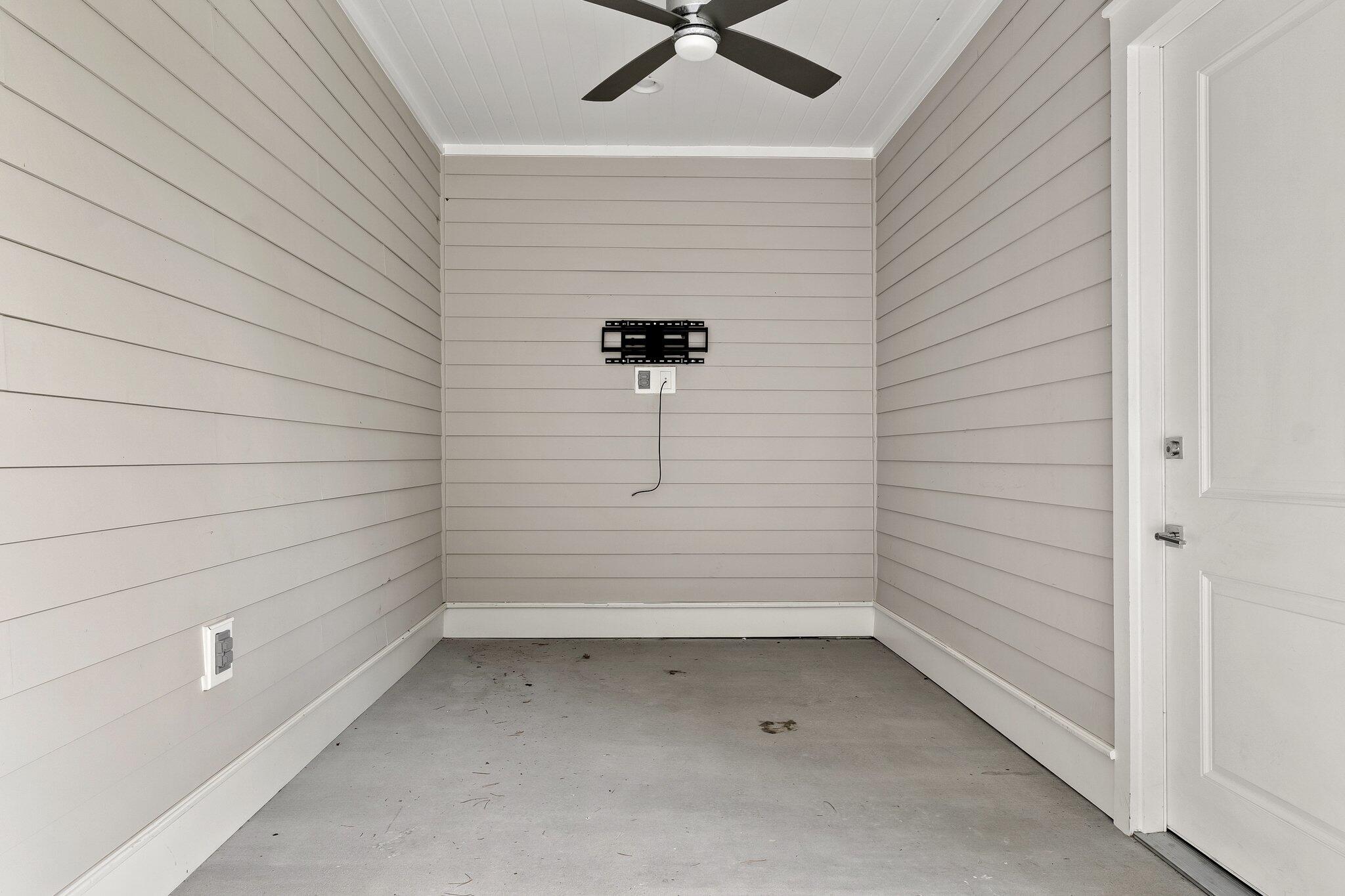 GRAYTON BAYOU - Residential Lease