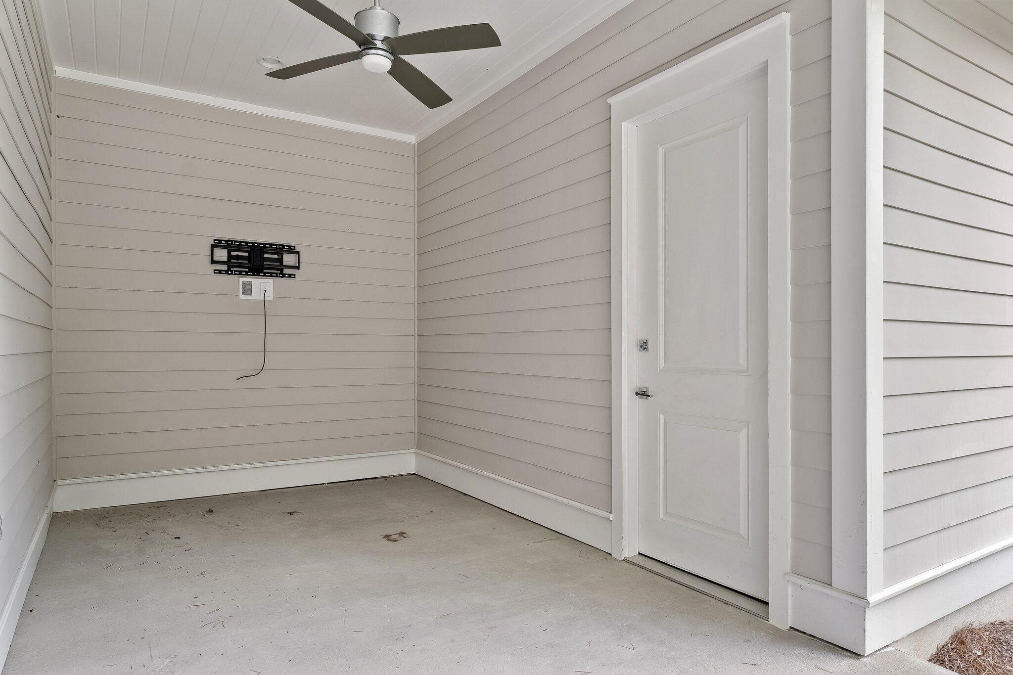 GRAYTON BAYOU - Residential Lease