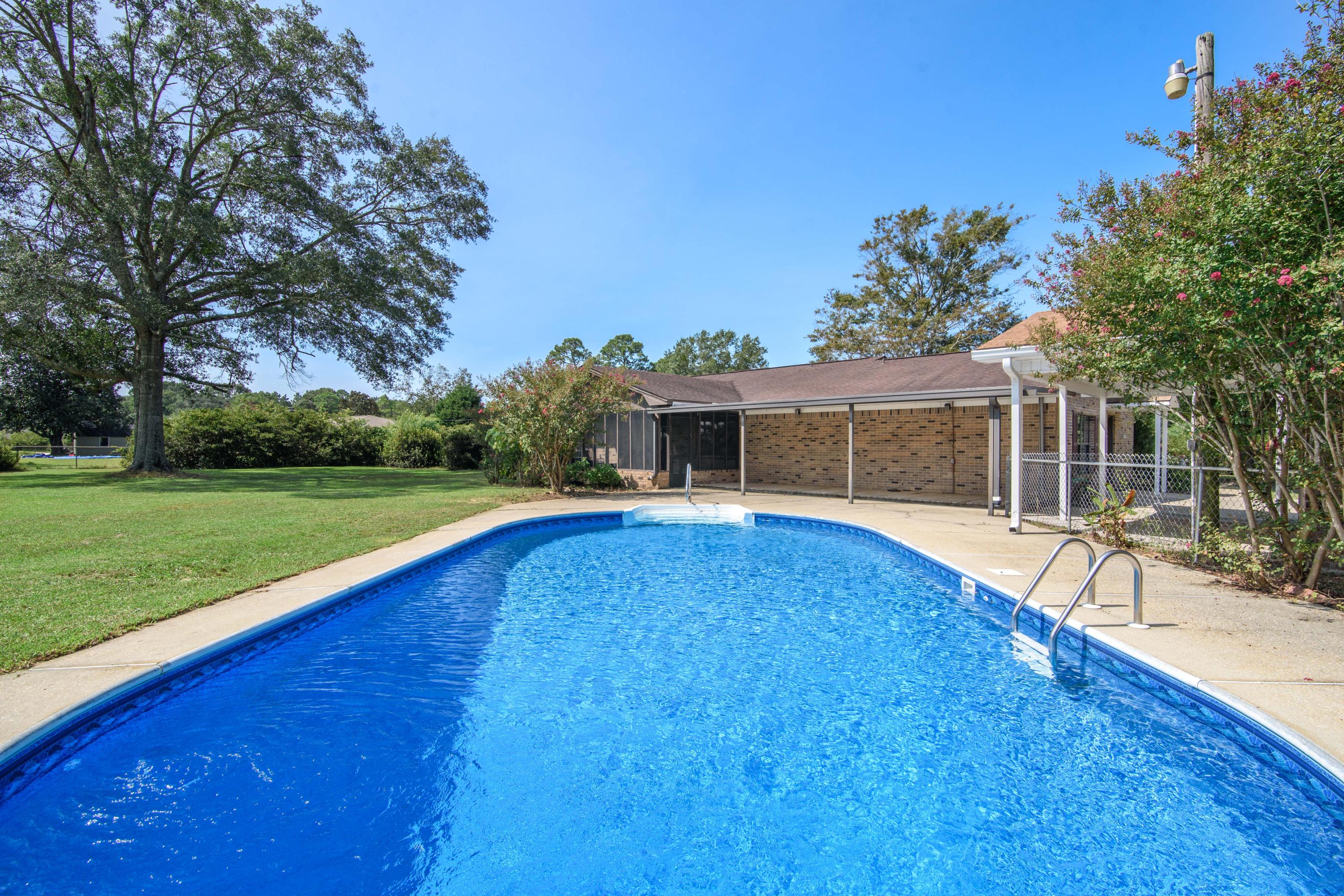 WOODBINE HILLS - Residential