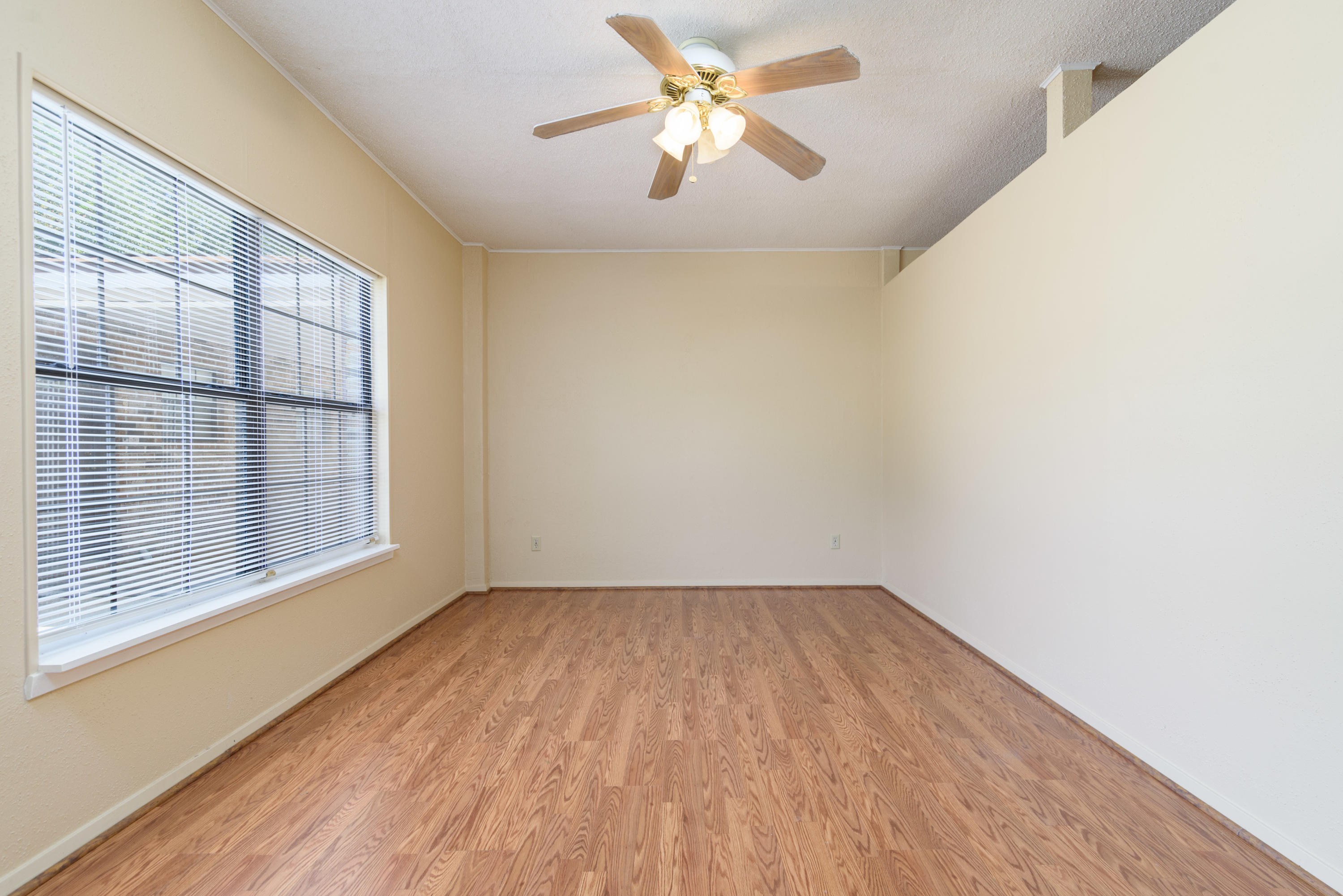 WOODBINE HILLS - Residential